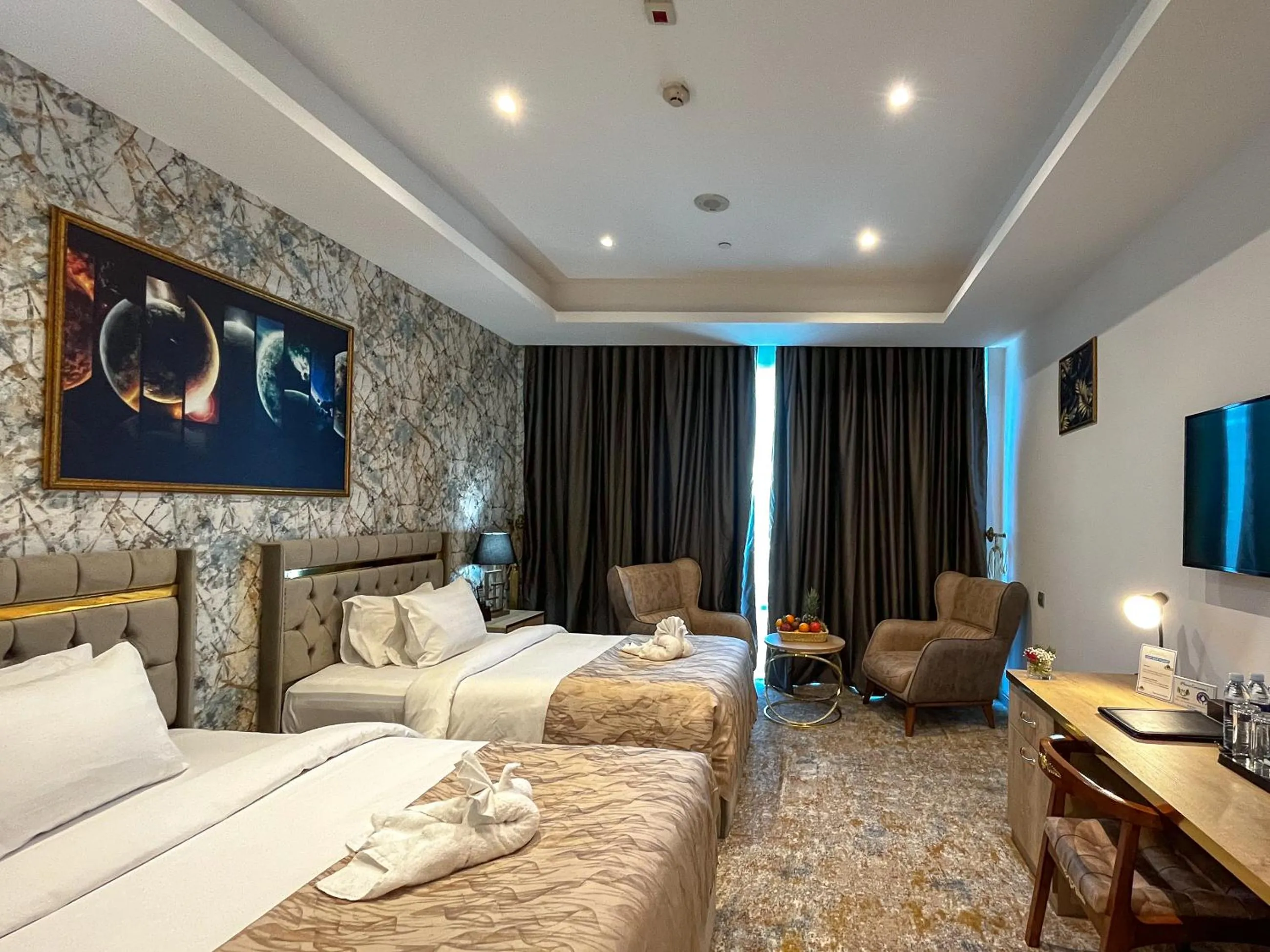 Bed in Al Mansour Plaza Hotel