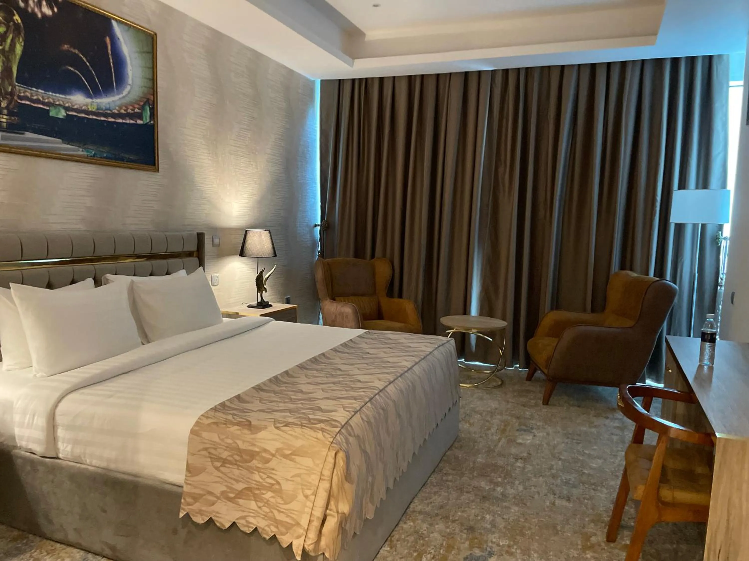 Bed in Al Mansour Plaza Hotel