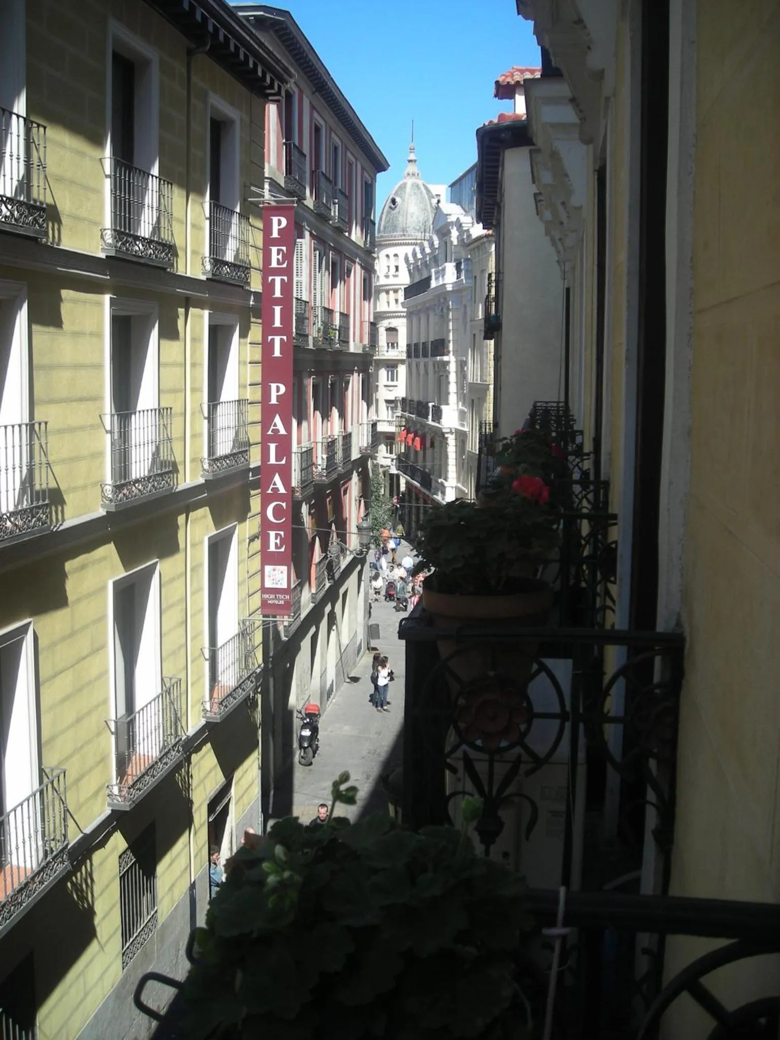 Street view in Hostal Comercial