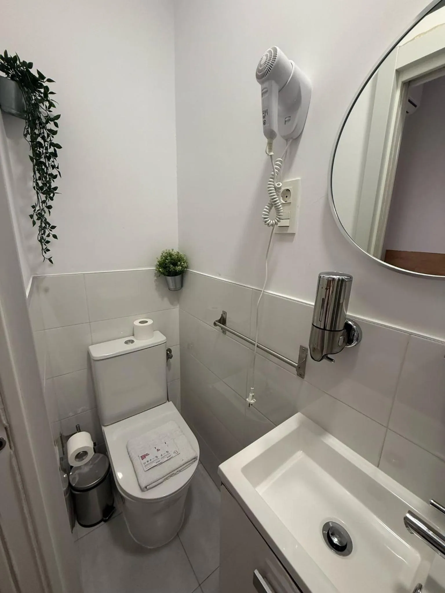 Bathroom in Hostal Comercial