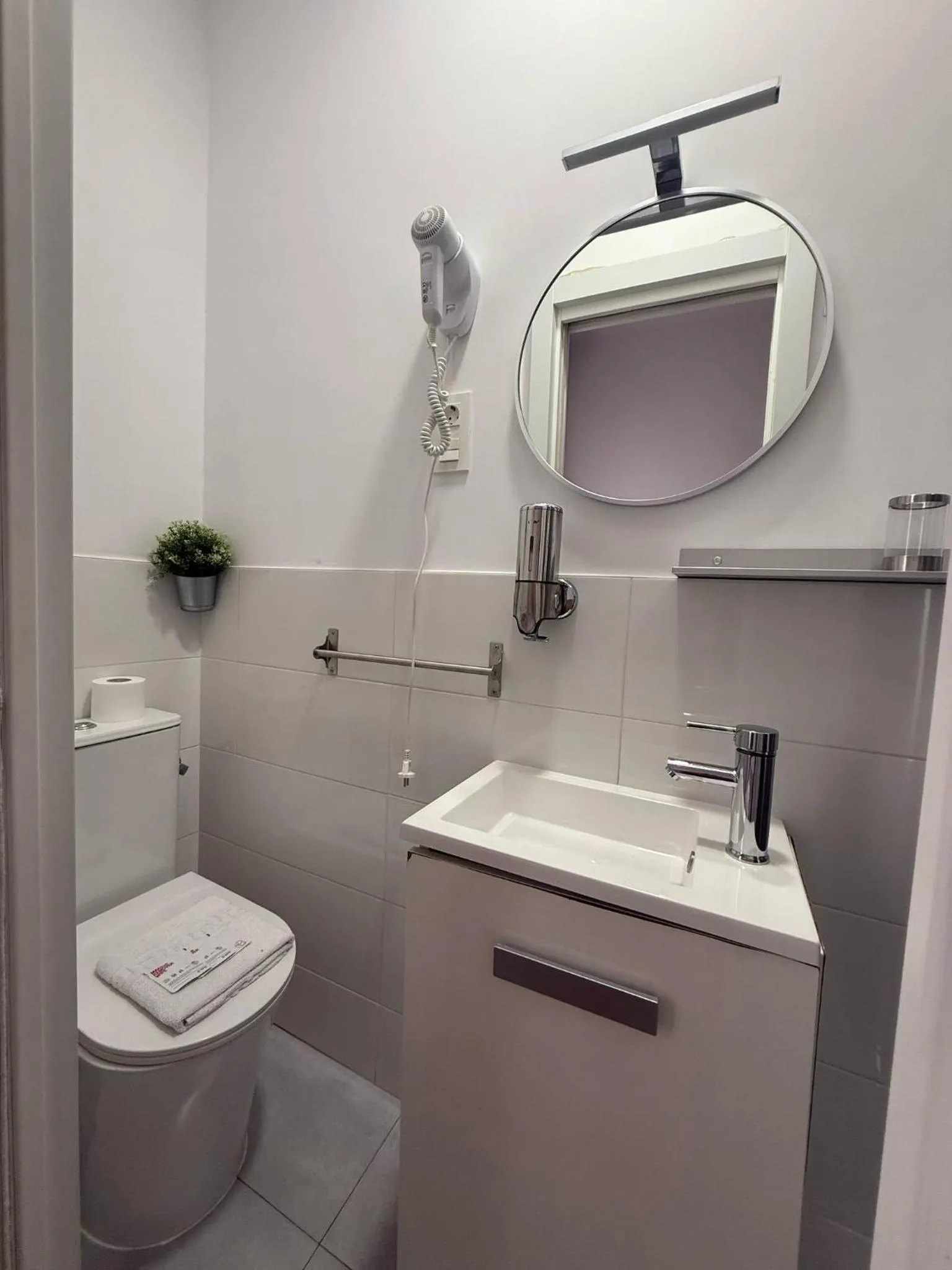 Bathroom in Hostal Comercial