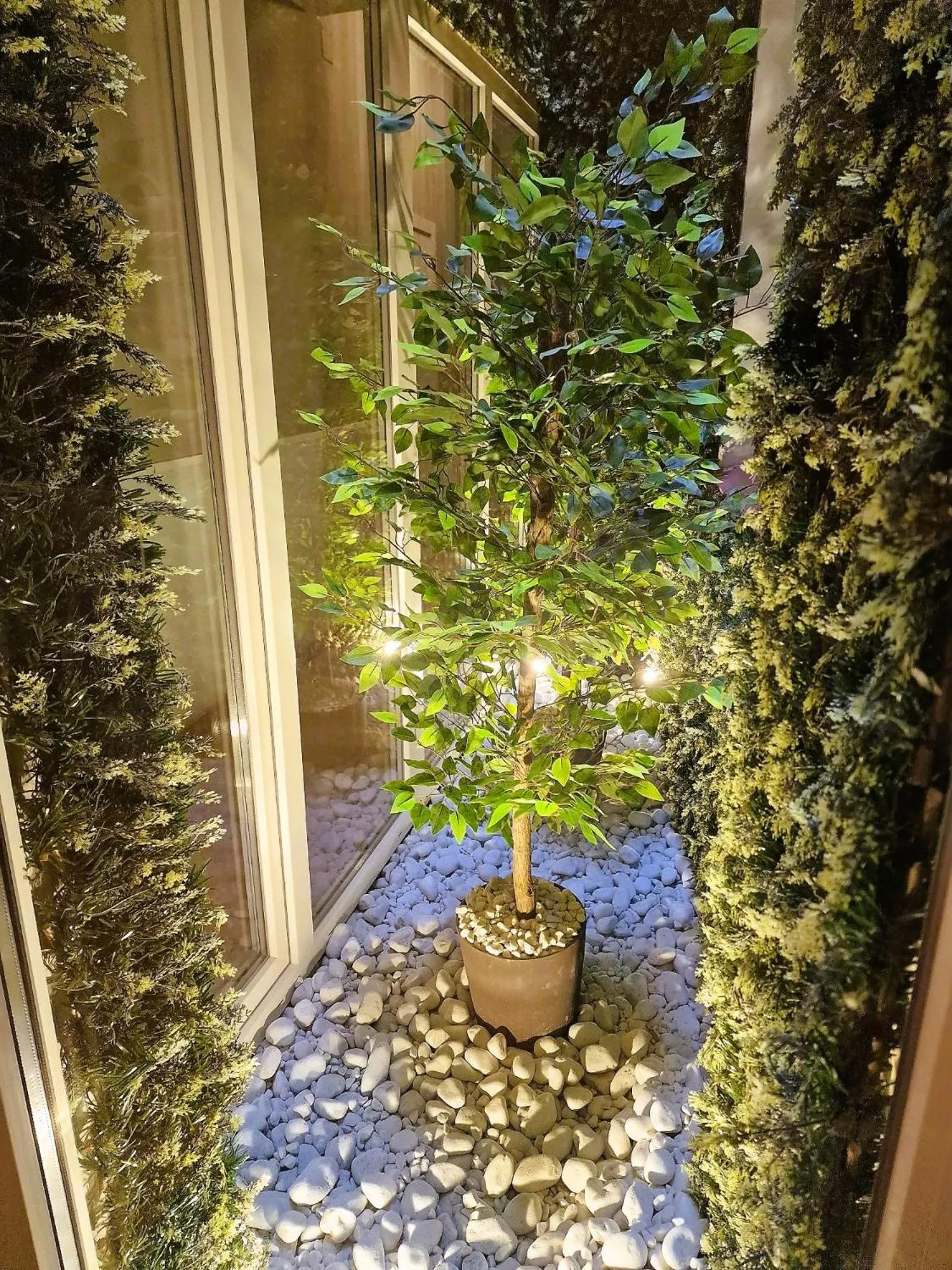 Property building in Hostal Comercial