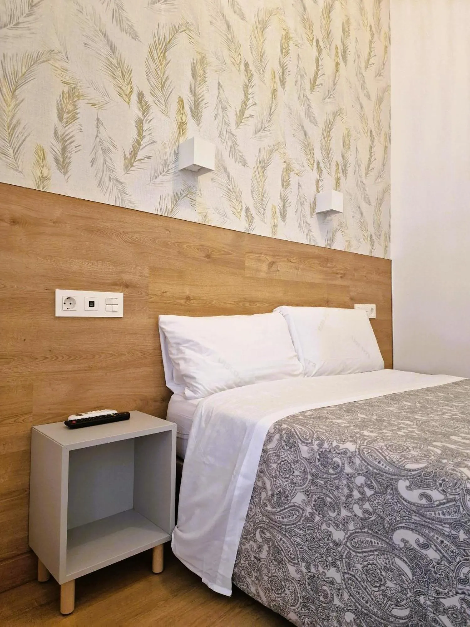 Bed in Hostal Comercial