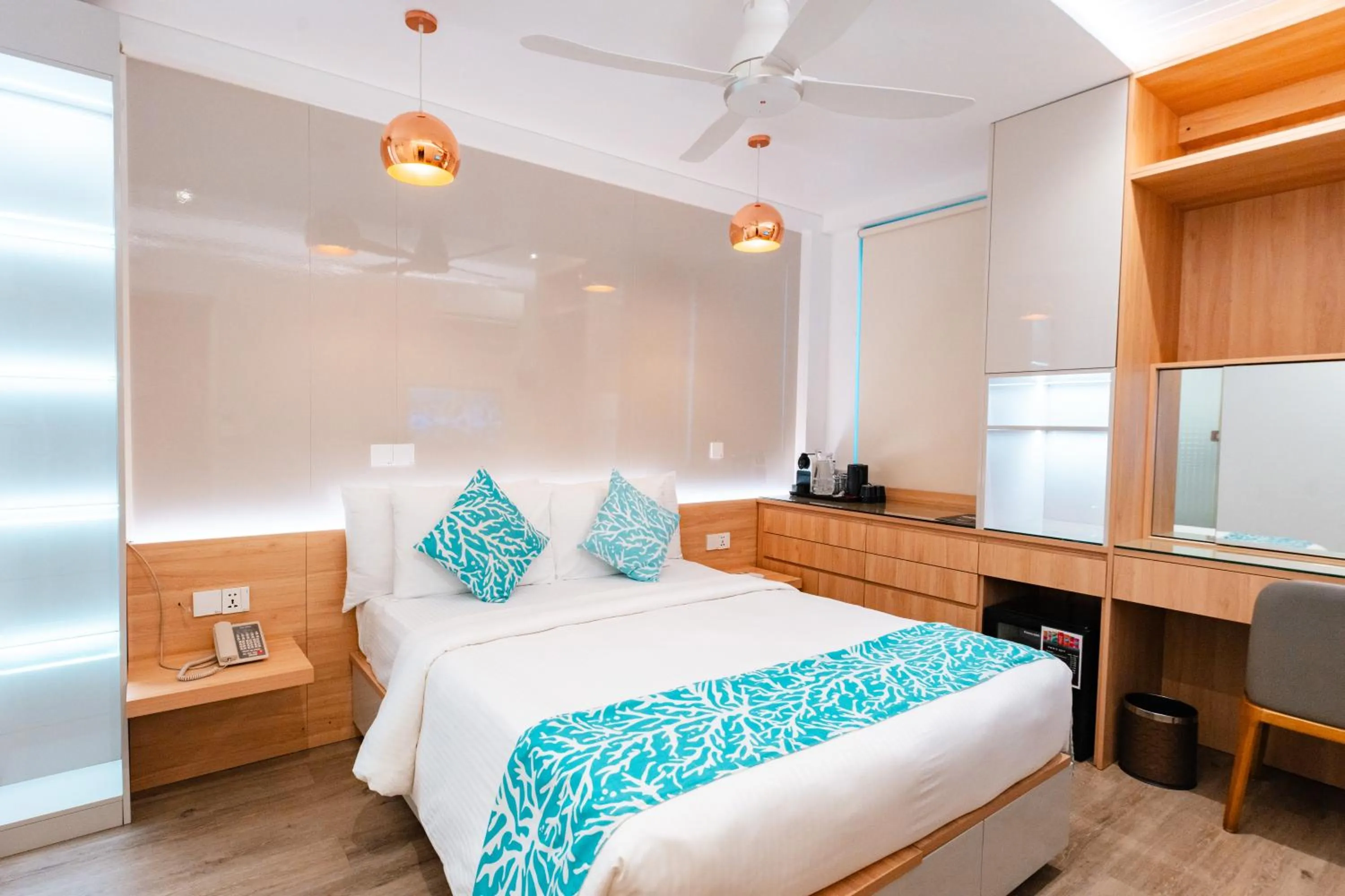 Photo of the whole room, Bed in Hotel Star Shell