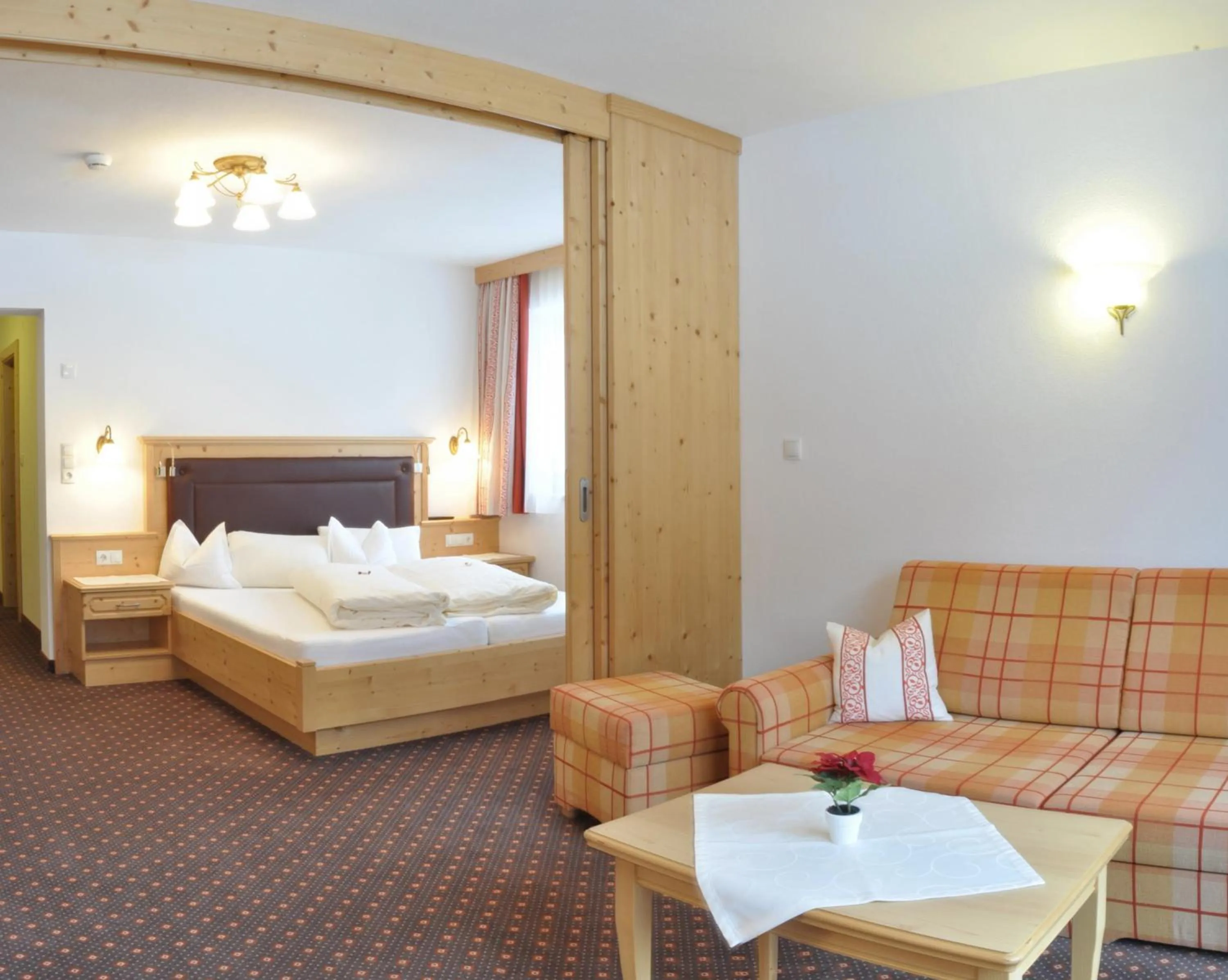 Photo of the whole room, Bed in Tauferberg