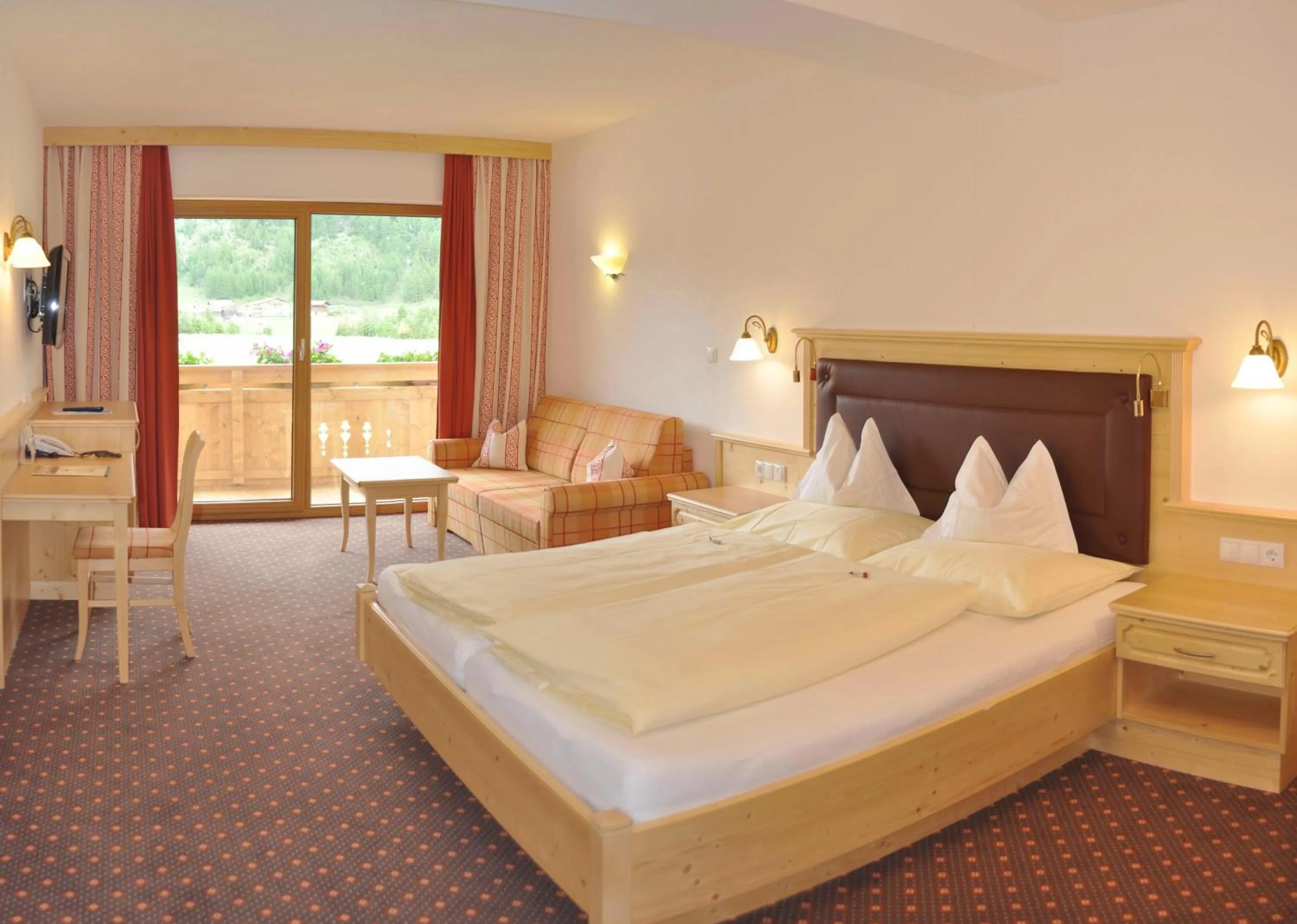 Photo of the whole room, Bed in Tauferberg