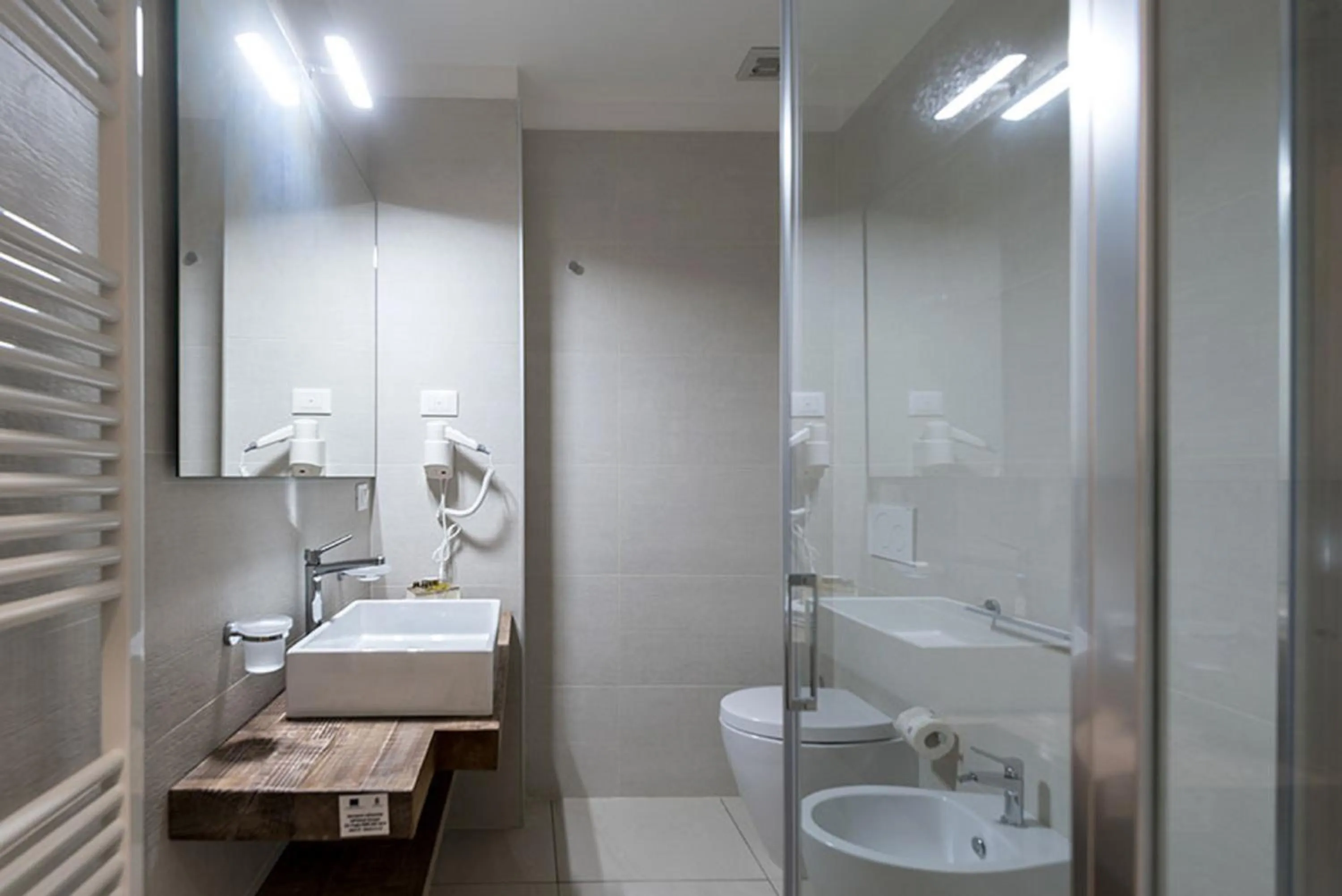 Shower in B&B Il Palazzotto di Luca Luxury Suites