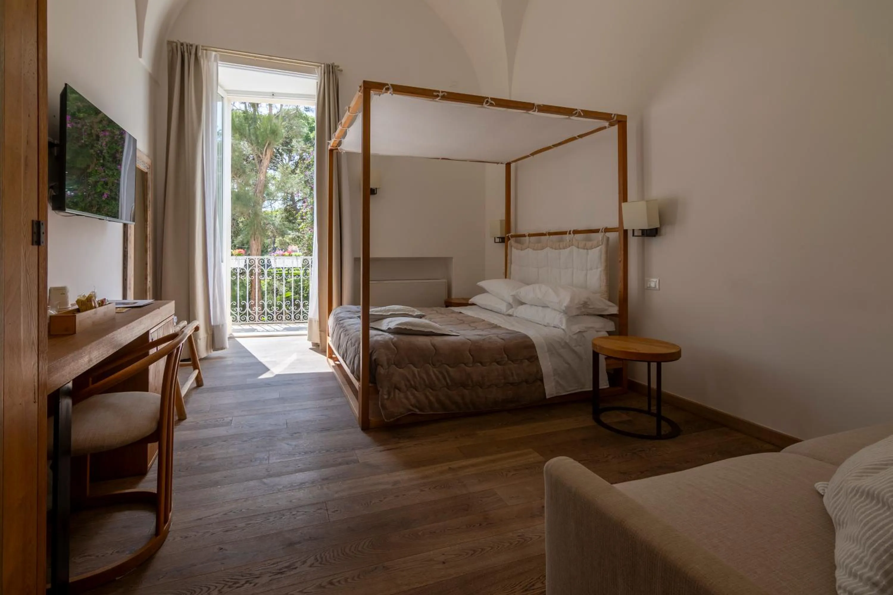Photo of the whole room, Bed in B&B Il Palazzotto di Luca Luxury Suites