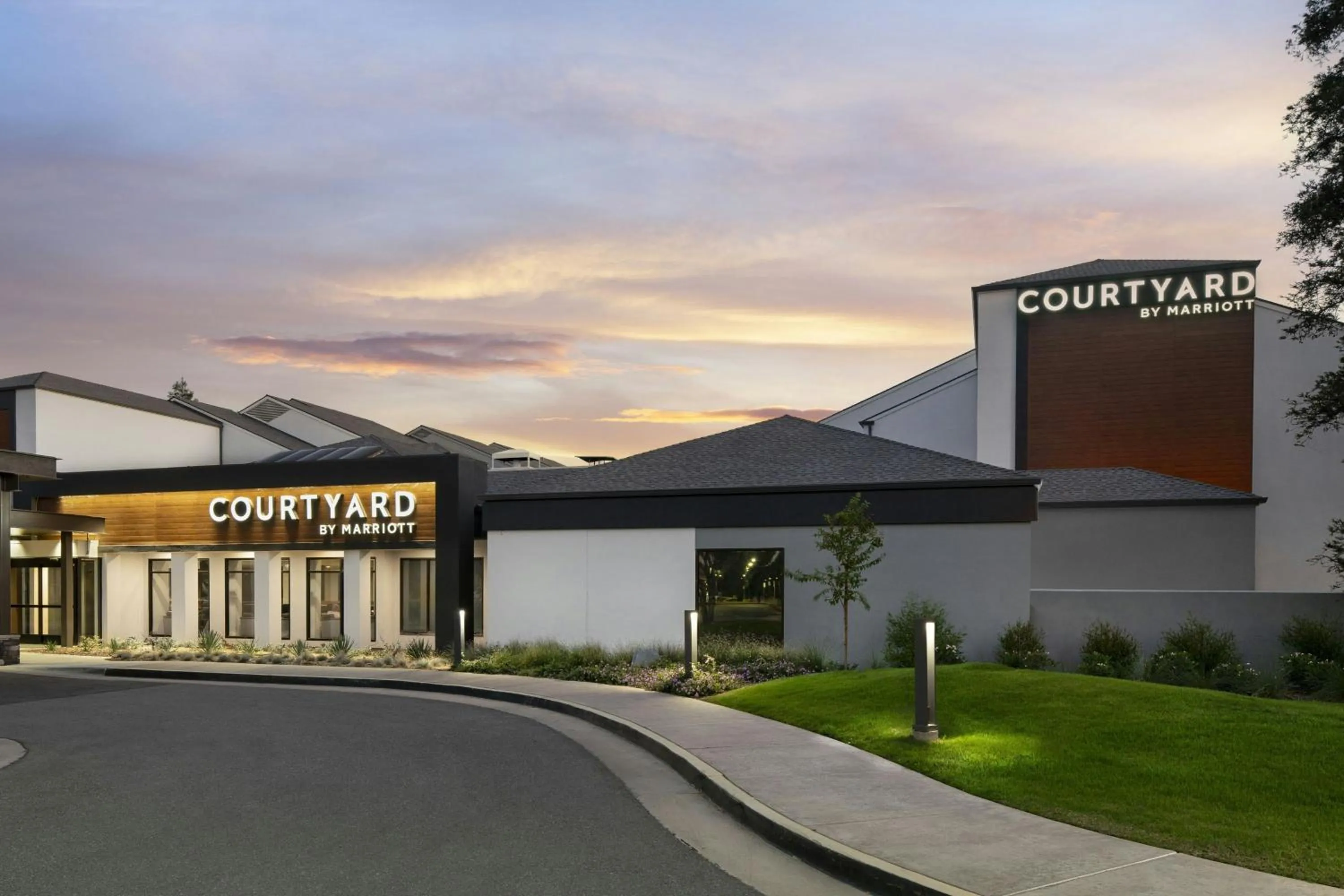 Property building in Courtyard by Marriott Bakersfield