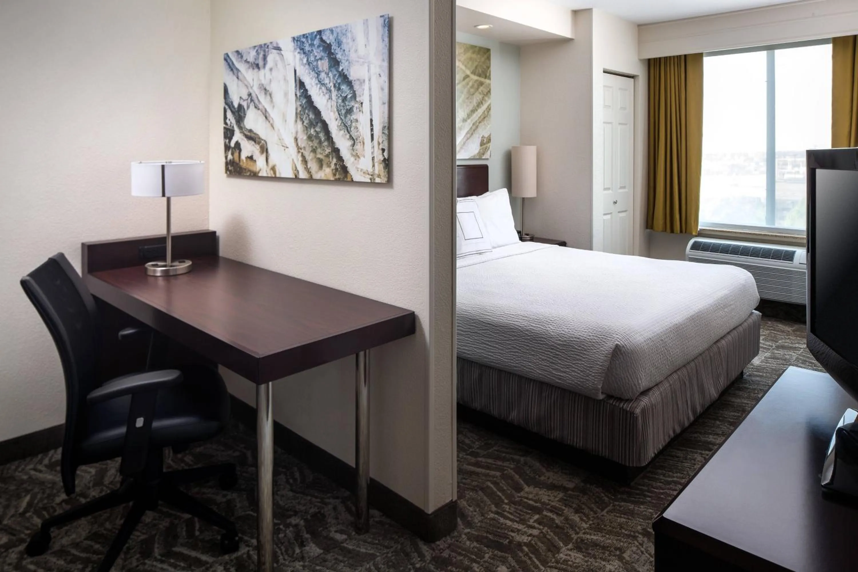 Bedroom, Bed in SpringHill Suites Bakersfield