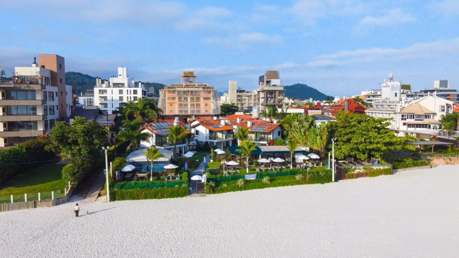 Property building in Hotel Sete Ilhas