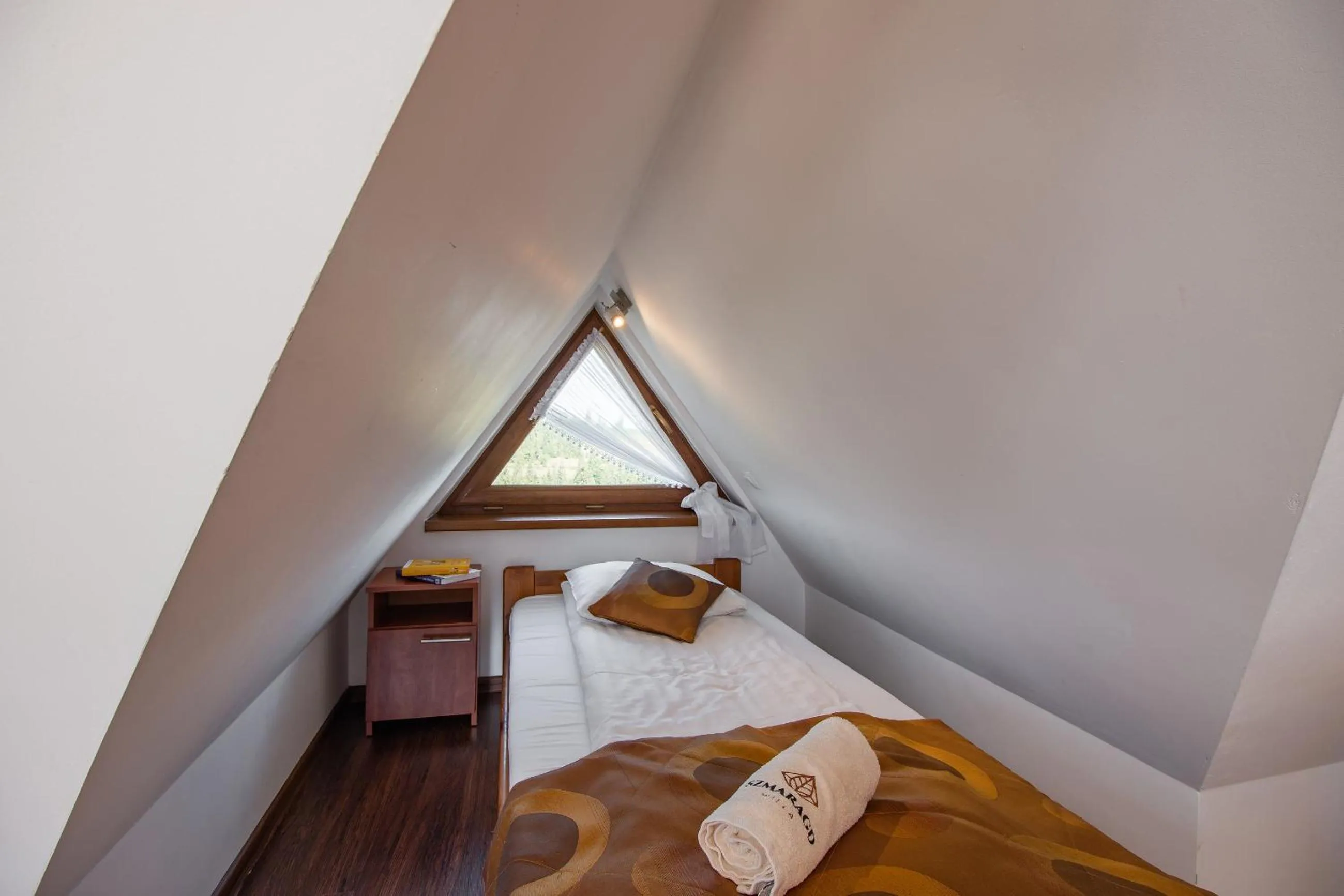 Bed in WILLA SZMARAGD - Stoki Narciarskie - Zniżki na Termy - Sauna - Bilard