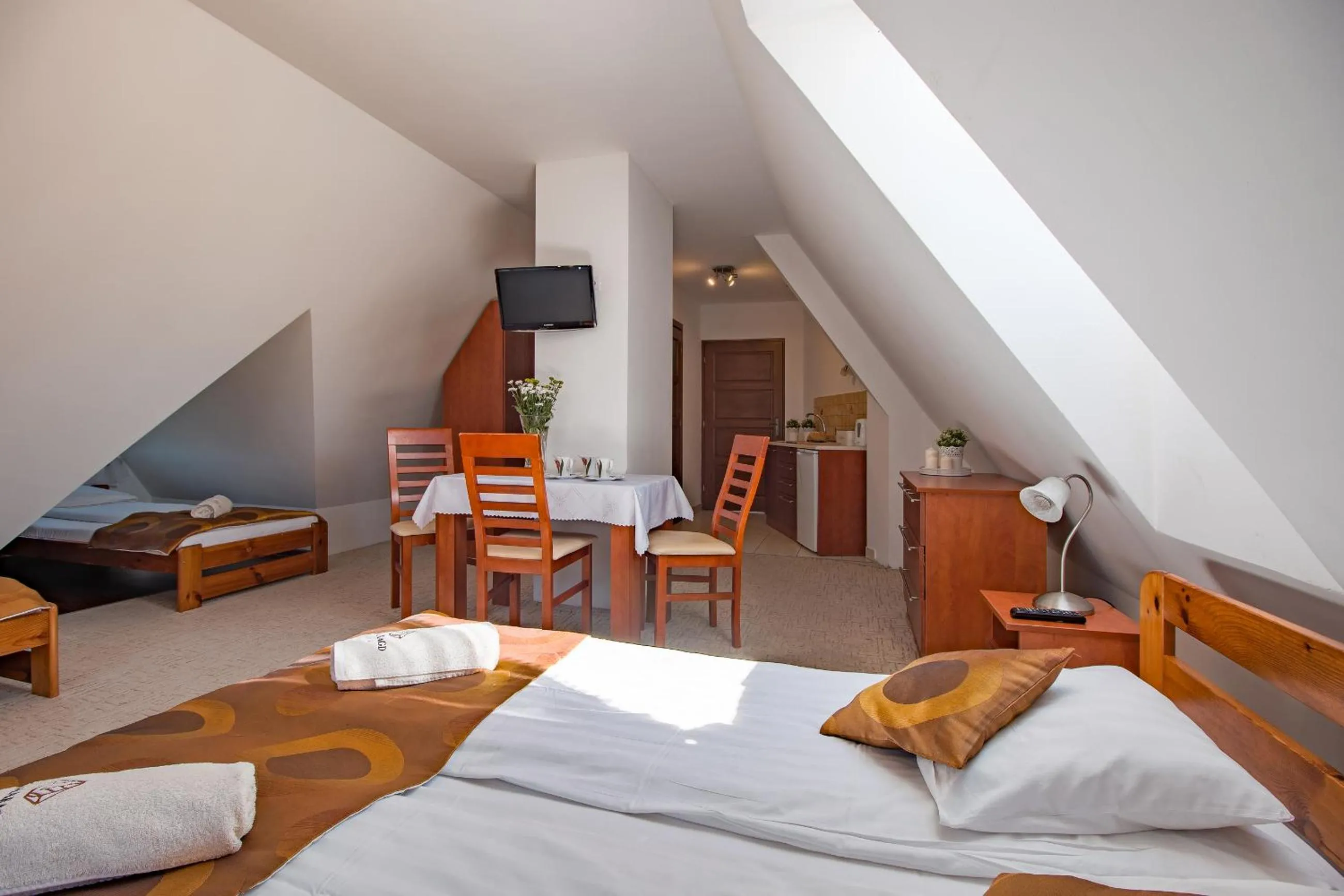 Bed in WILLA SZMARAGD - Stoki Narciarskie - Zniżki na Termy - Sauna - Bilard