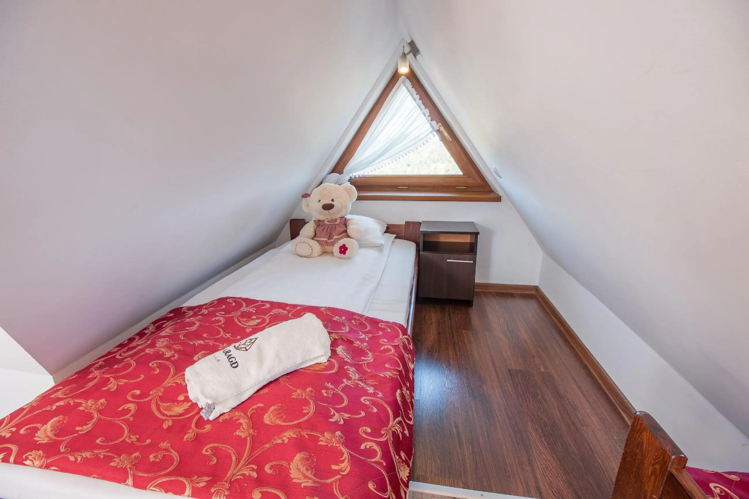 Bed in WILLA SZMARAGD - Stoki Narciarskie - Zniżki na Termy - Sauna - Bilard