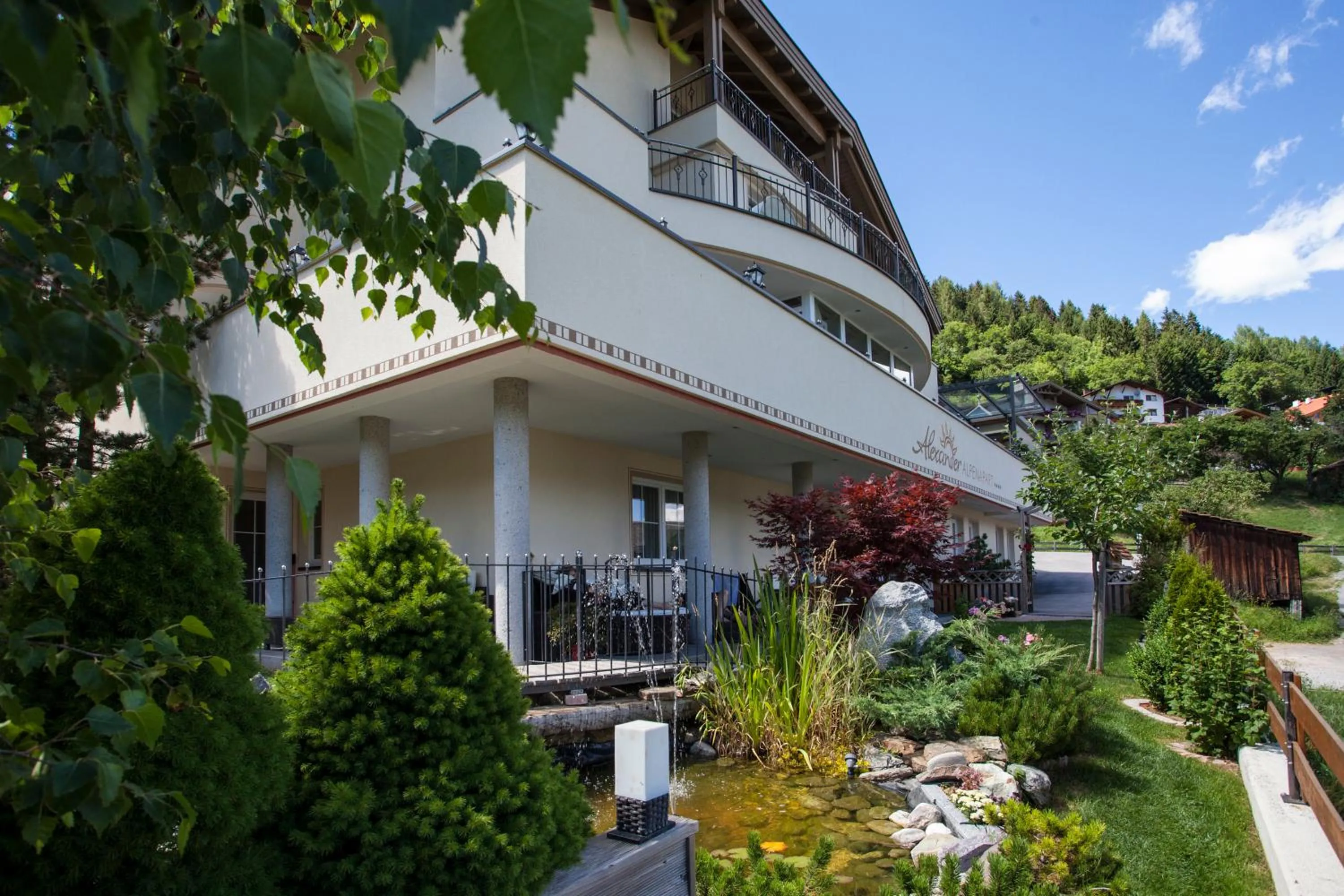 Facade/entrance in ALPENAPART LADIS ehemals Alpenapart Alexander