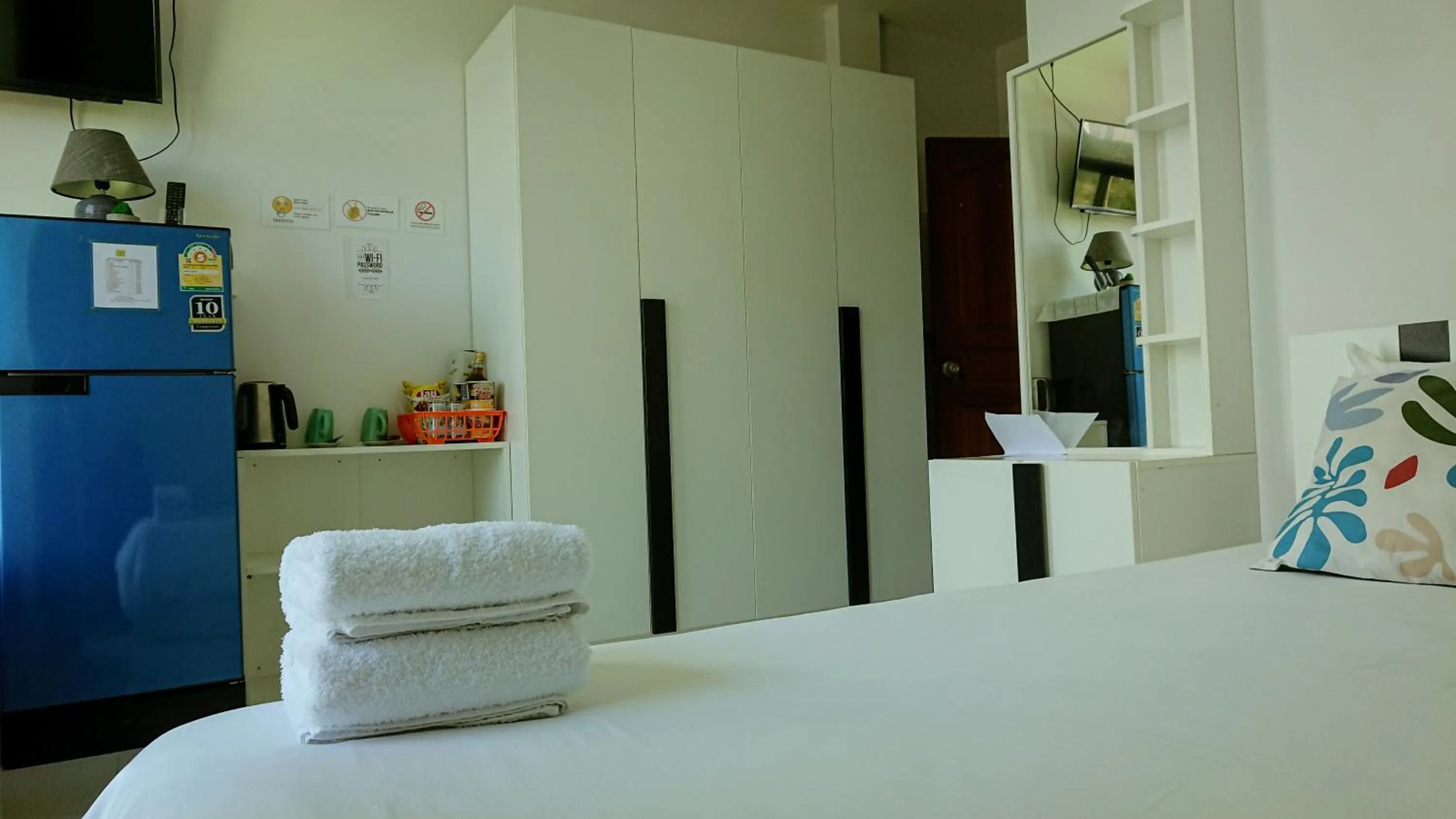 Photo of the whole room, Bed in Baan der Bruyn SHA