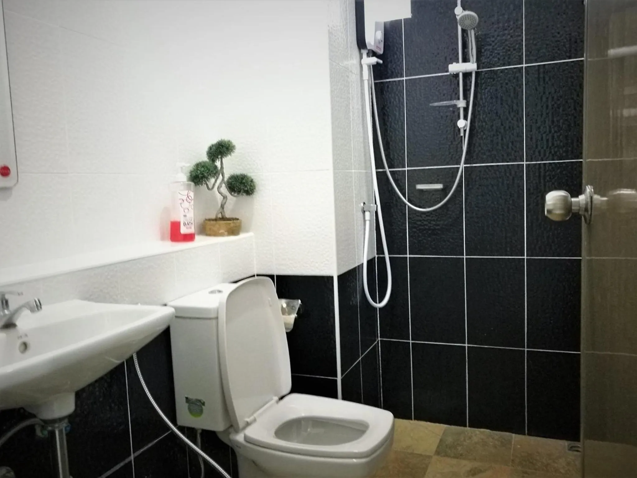 Shower in Baan der Bruyn SHA