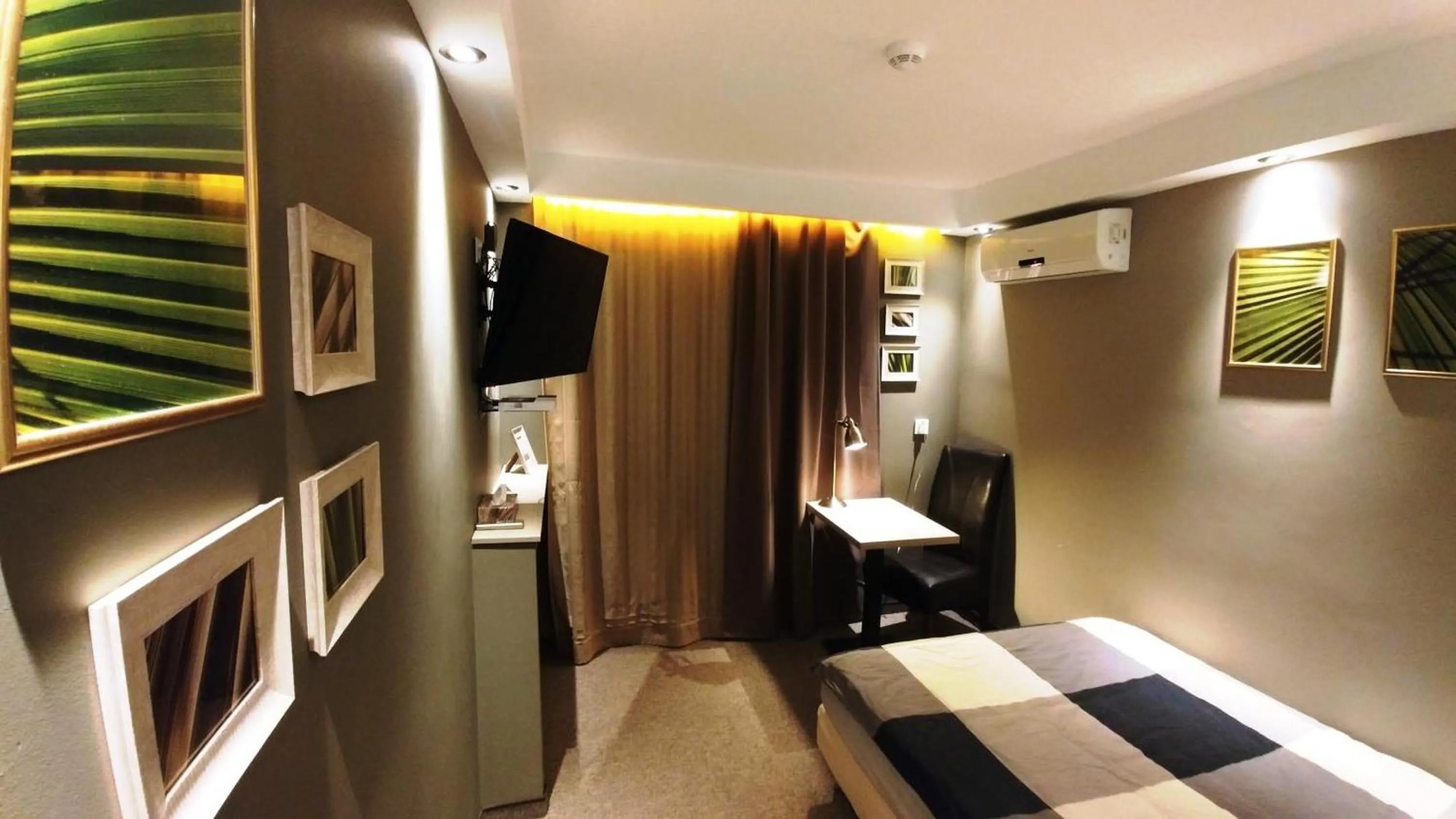 Property building, Bed in Villa Garden Kutno Centrum