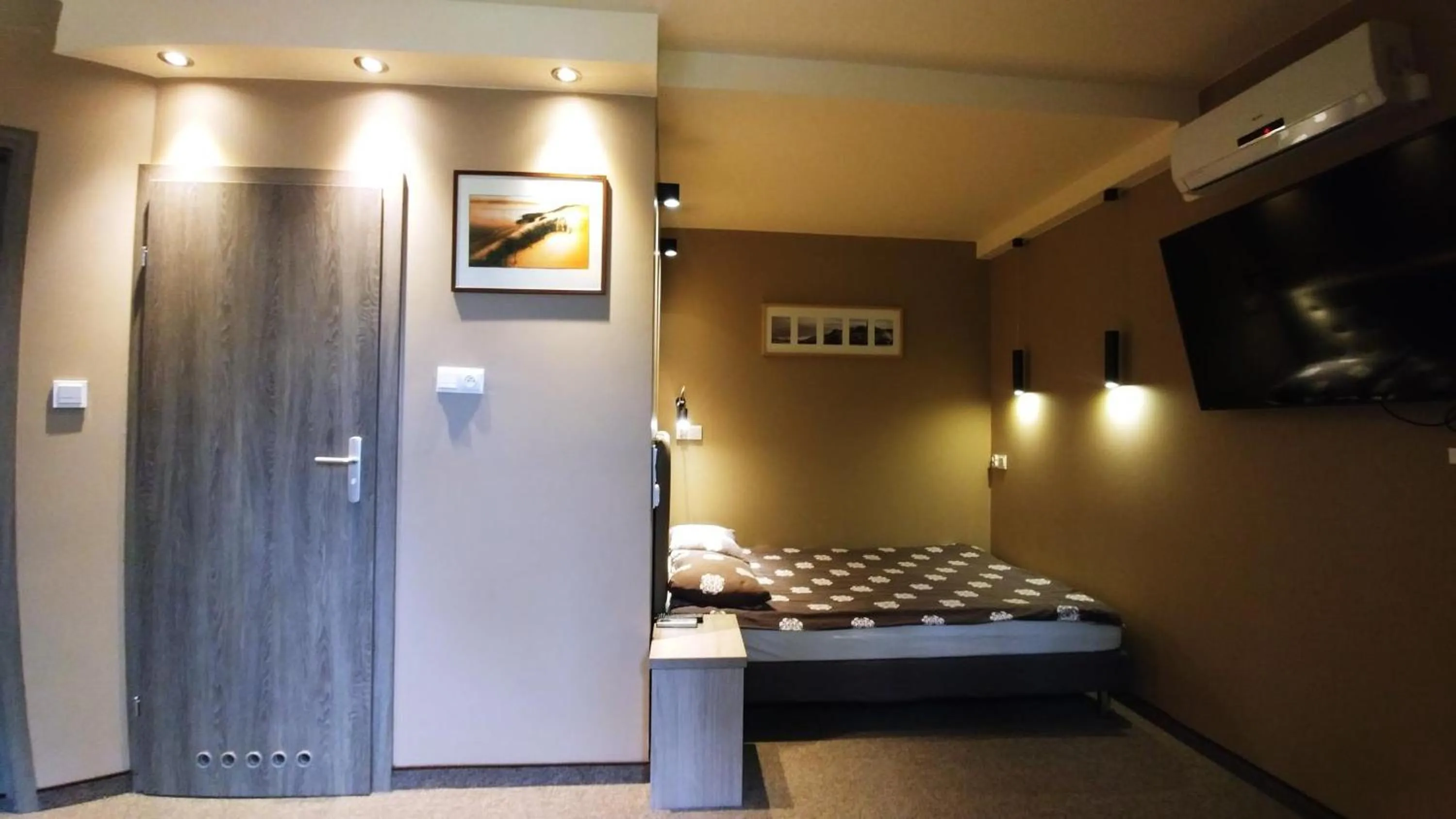 Photo of the whole room, Bed in Villa Garden Kutno Centrum