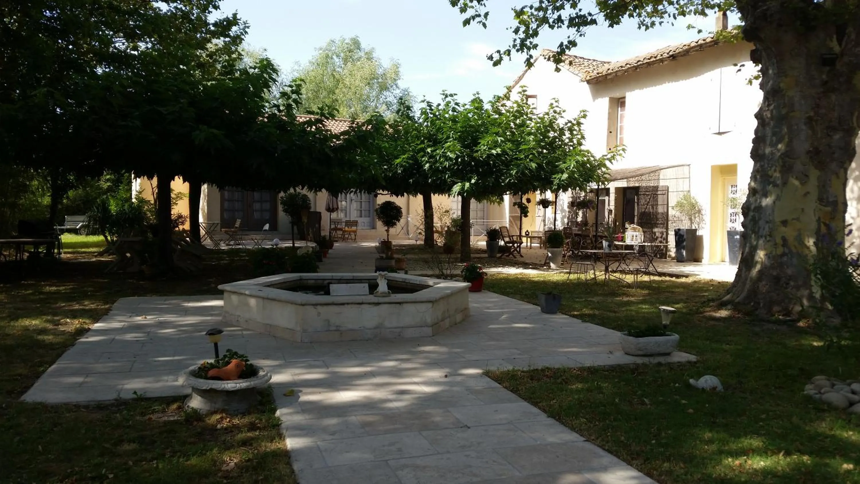 Garden in Mas des Cigognes