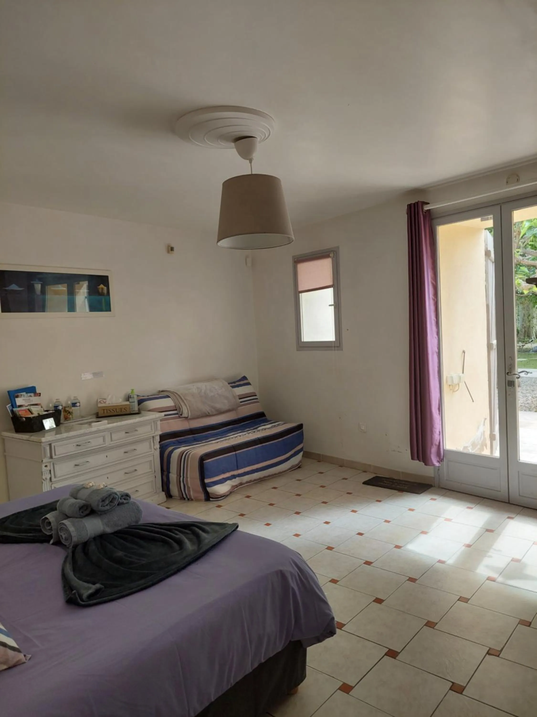 Bedroom, Bed in Mas des Cigognes