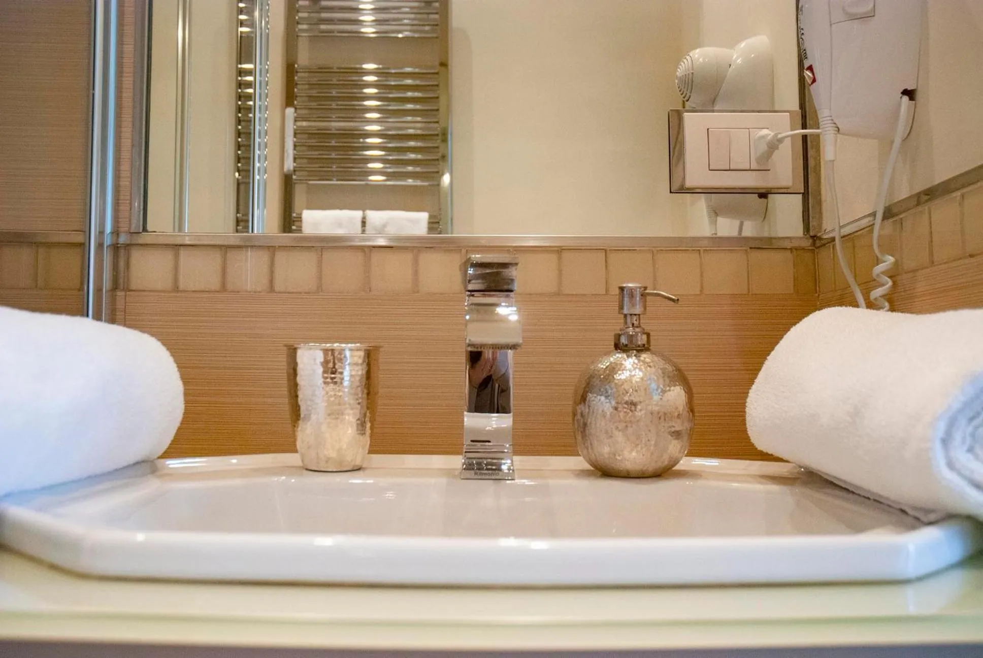 Bathroom in Bea Suites Luxury Rooms