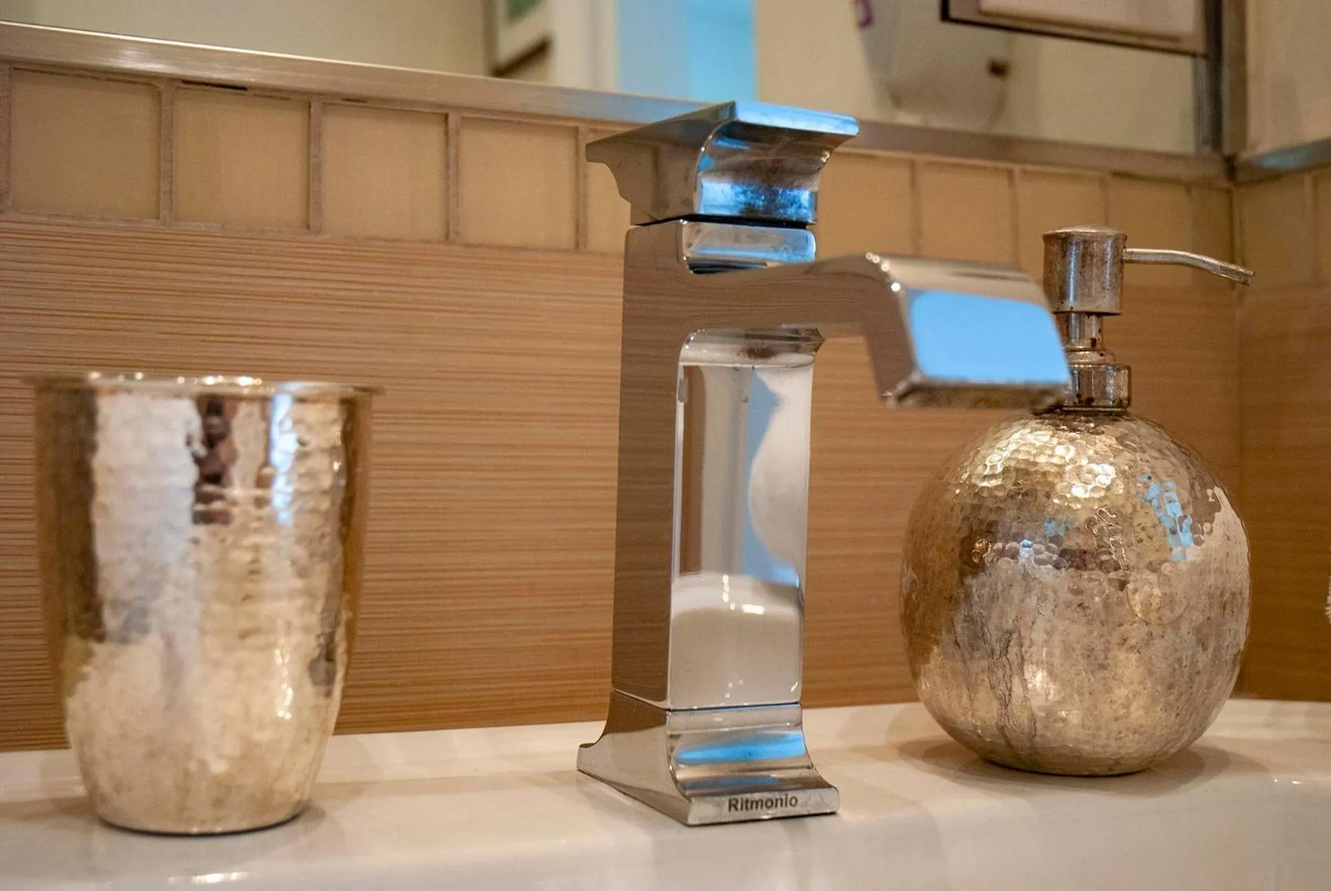 Bathroom in Bea Suites Luxury Rooms