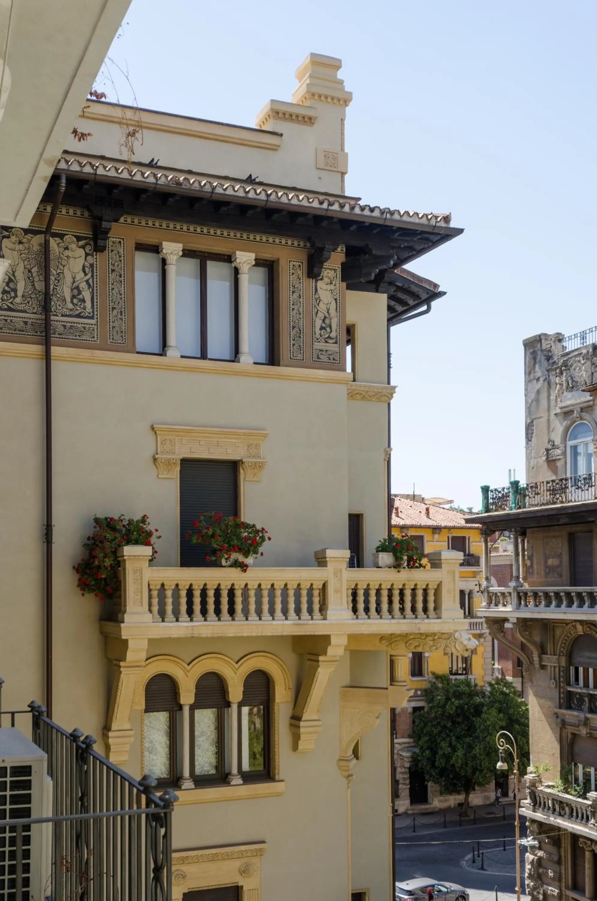 City view in Bea Suites Luxury Rooms