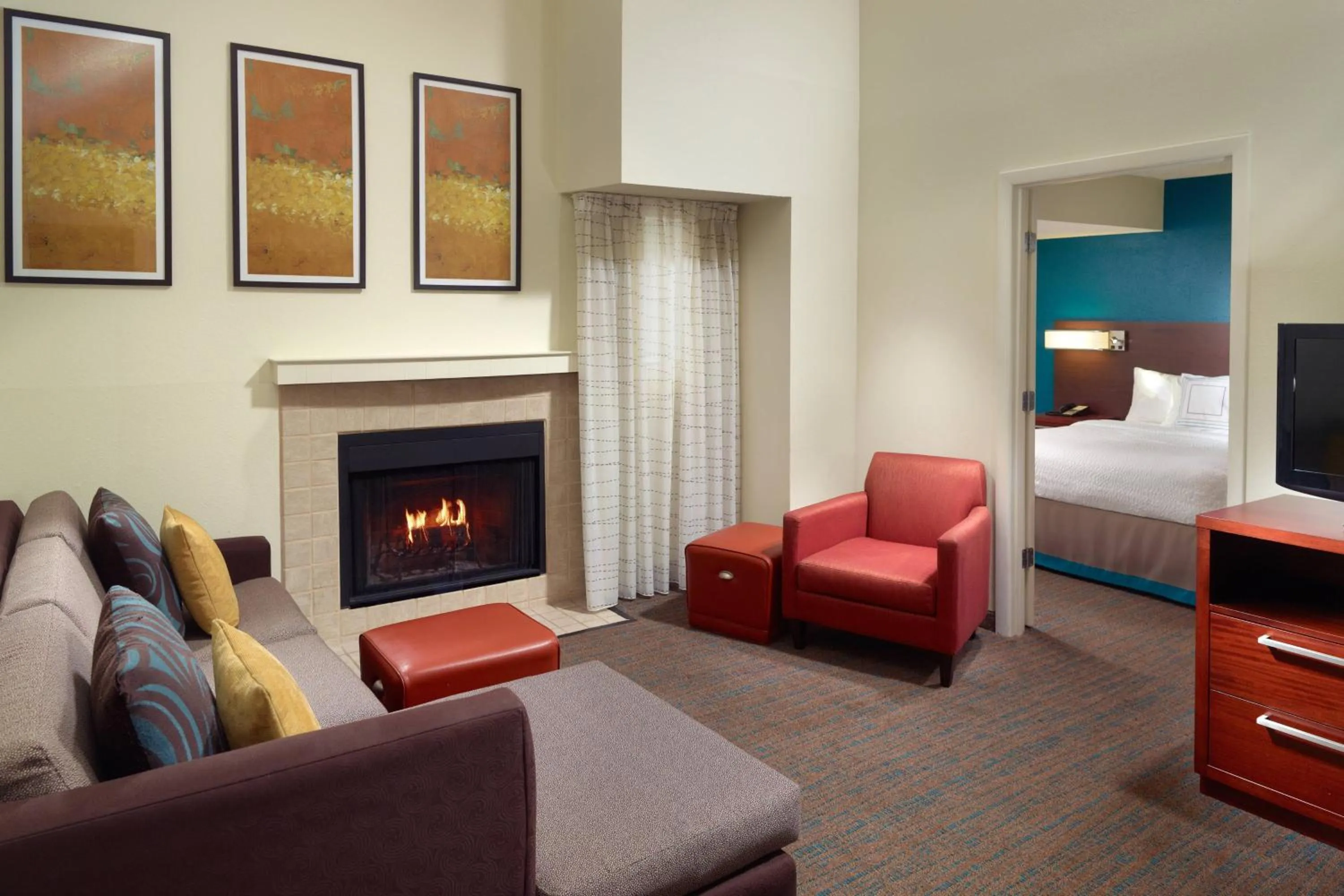 Living room, Bed in Residence Inn by Marriott Nashville Airport