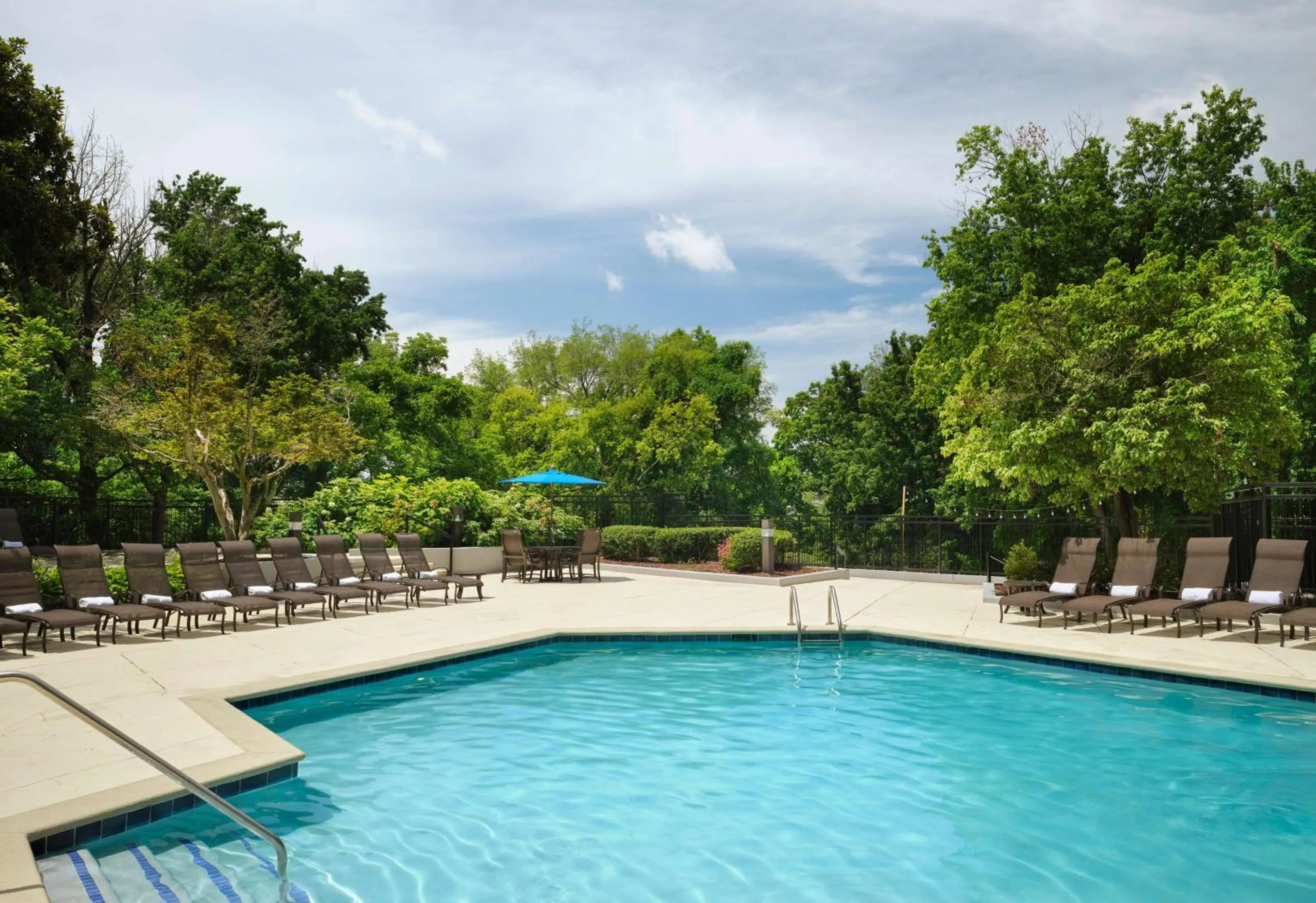 Pool view in Sonesta Nashville Airport