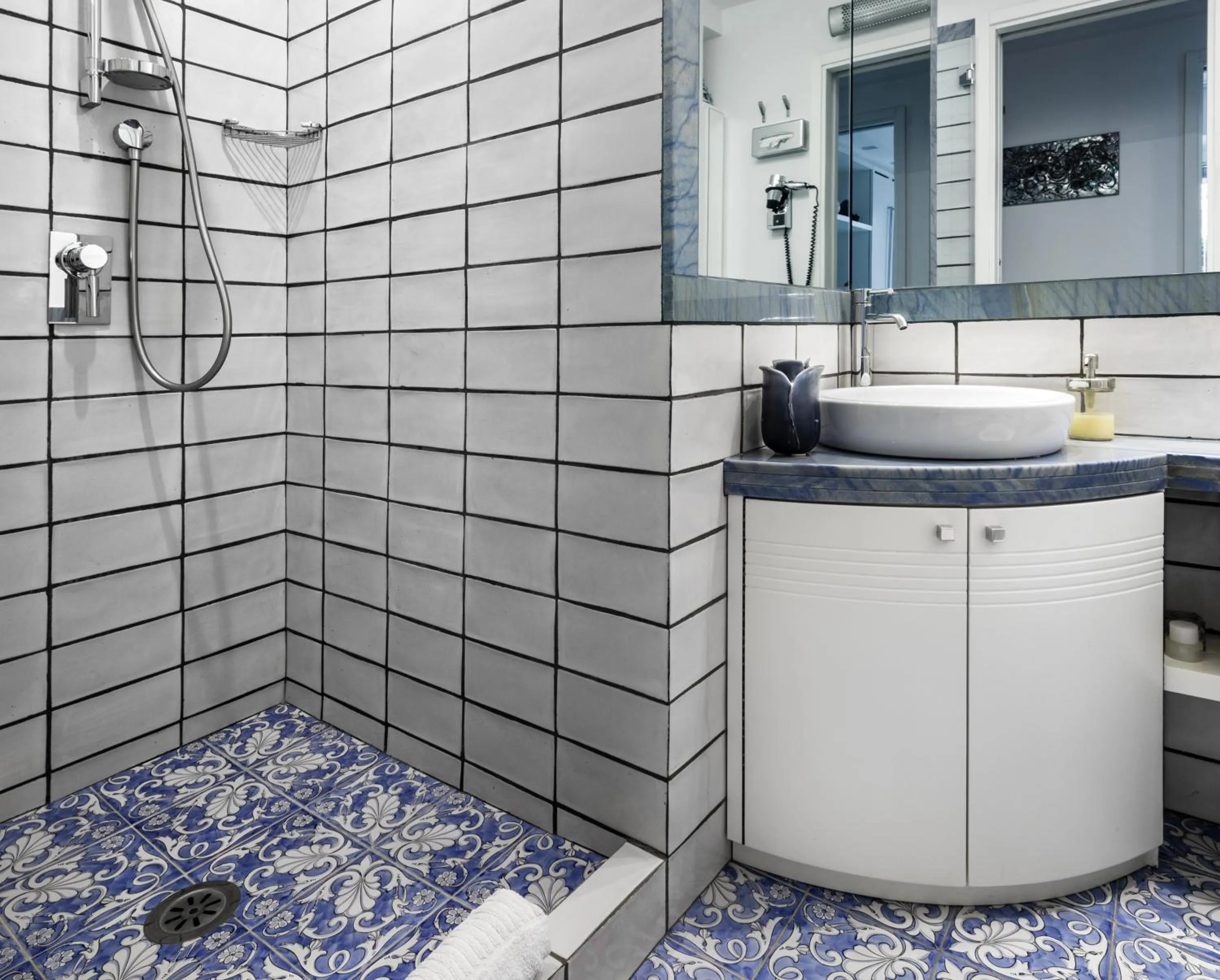 Bathroom in LHP Suite Capri Villa La Giara