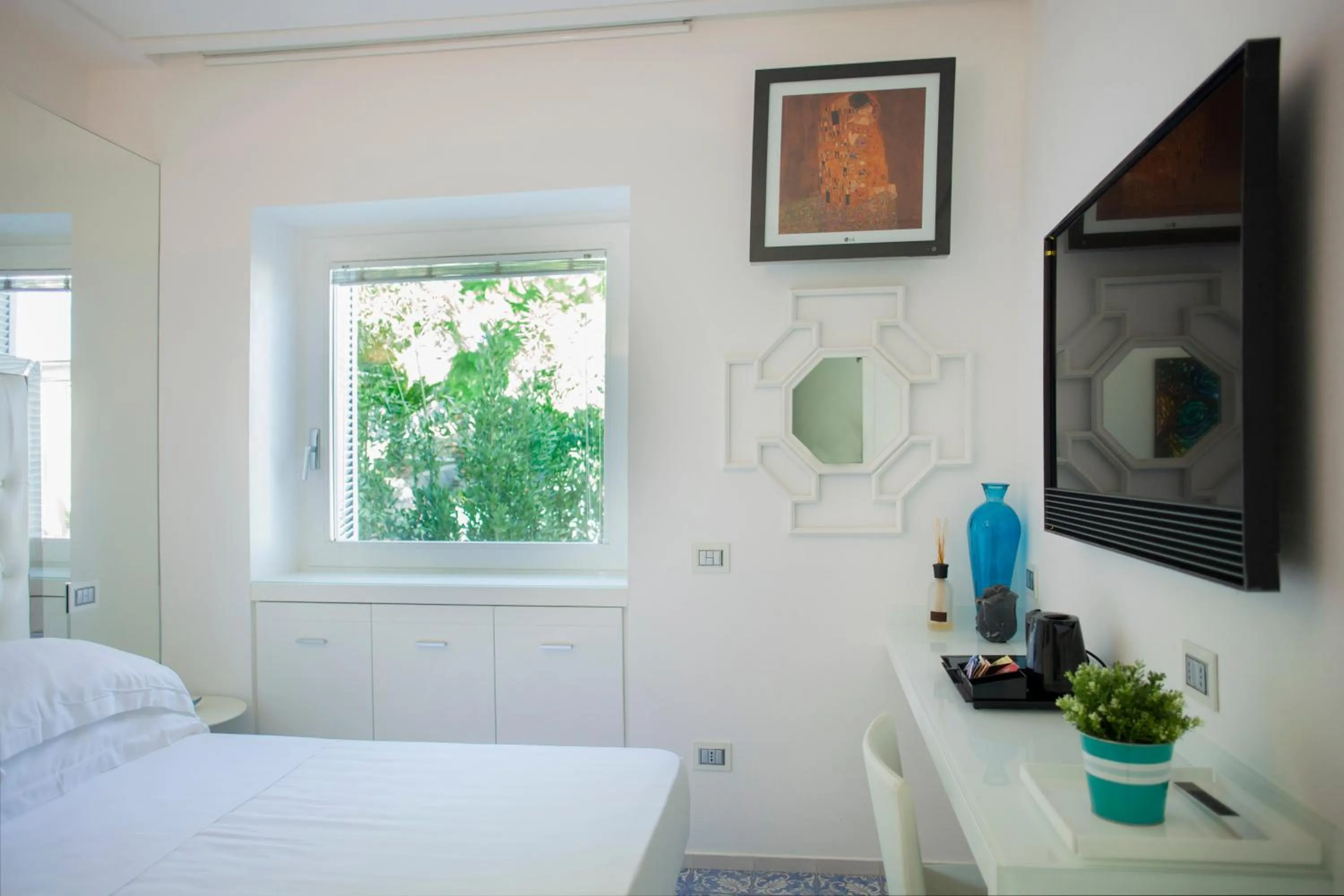 Bedroom, Bed in LHP Suite Capri Villa La Giara