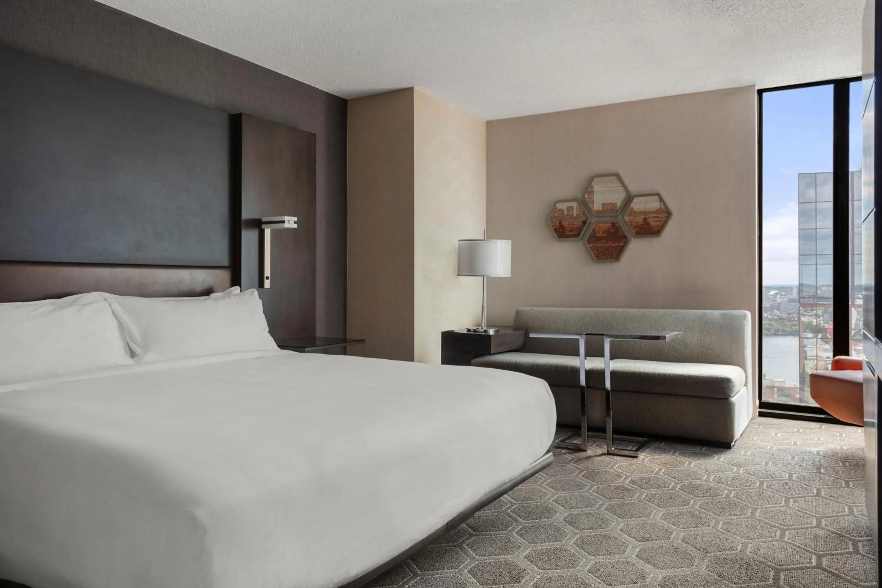 Photo of the whole room, Bed in Boston Marriott Cambridge