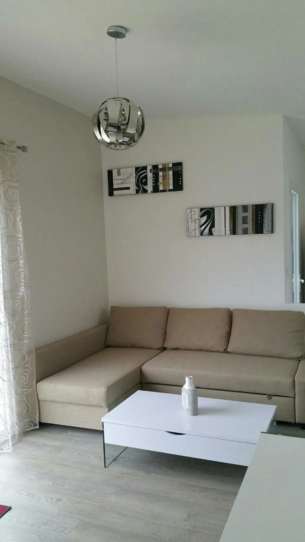 Living room in Cottage sword beach