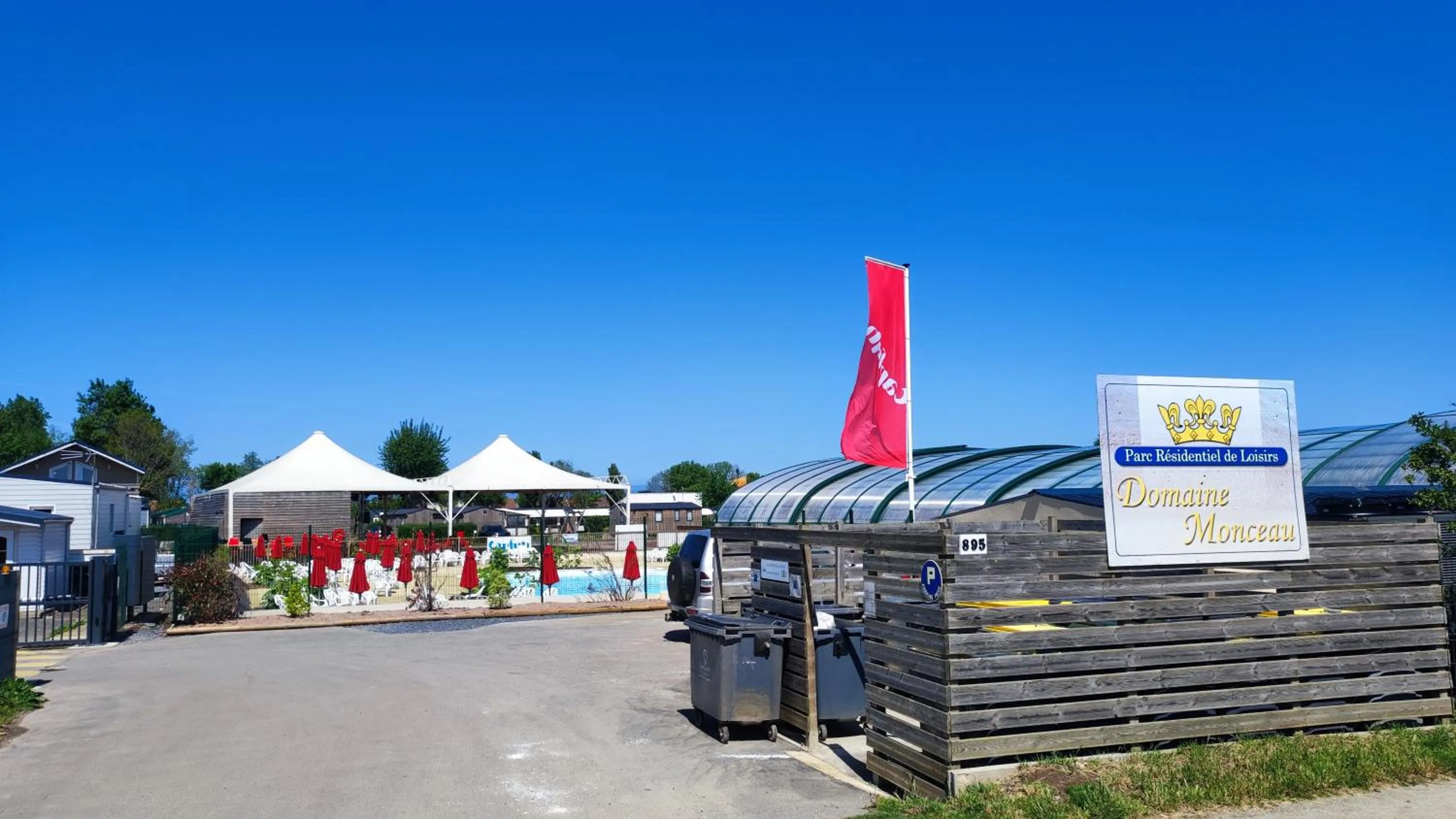 Street view in Cottage sword beach