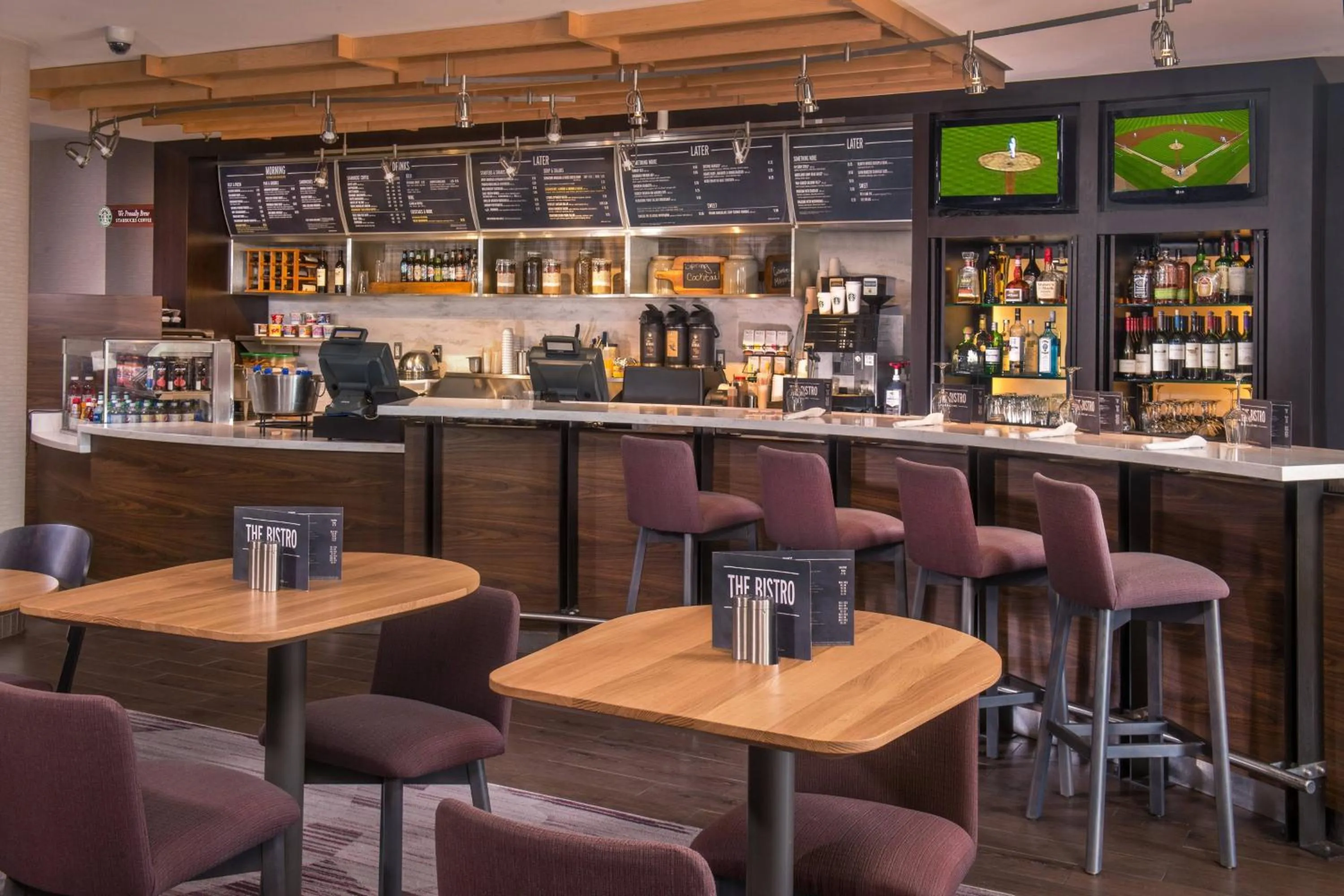 Lounge or bar in Courtyard Fort Meade BWI Business District