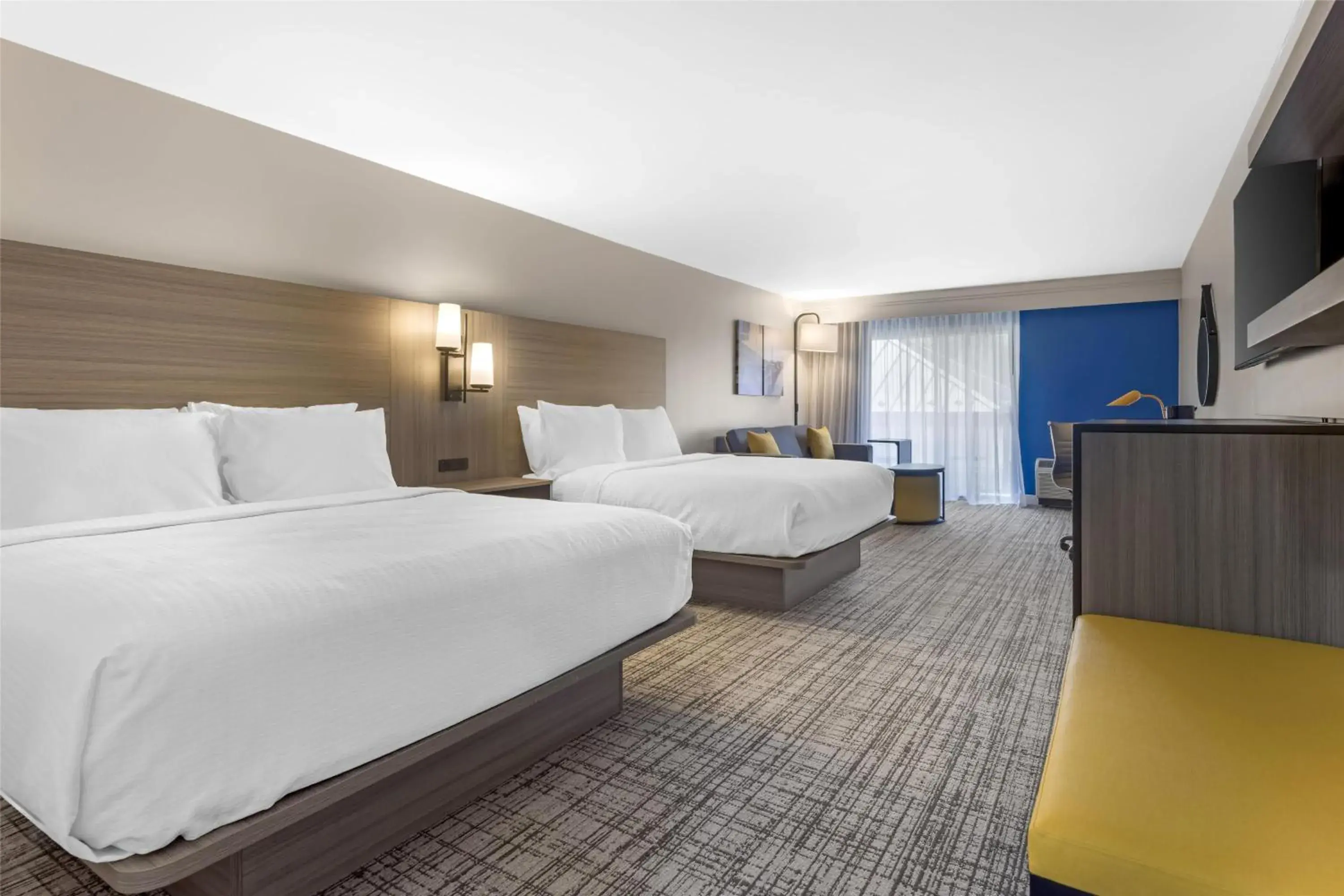 Queen Room with Two Queen Beds and Sofa Bed - Balcony/Non-Smoking in Best Western Plus Elgin - Chicago Queen Room with Two Queen Beds and Sofa Bed - Balcony/Non-Smoking in Best Western Plus Elgin - Chicago