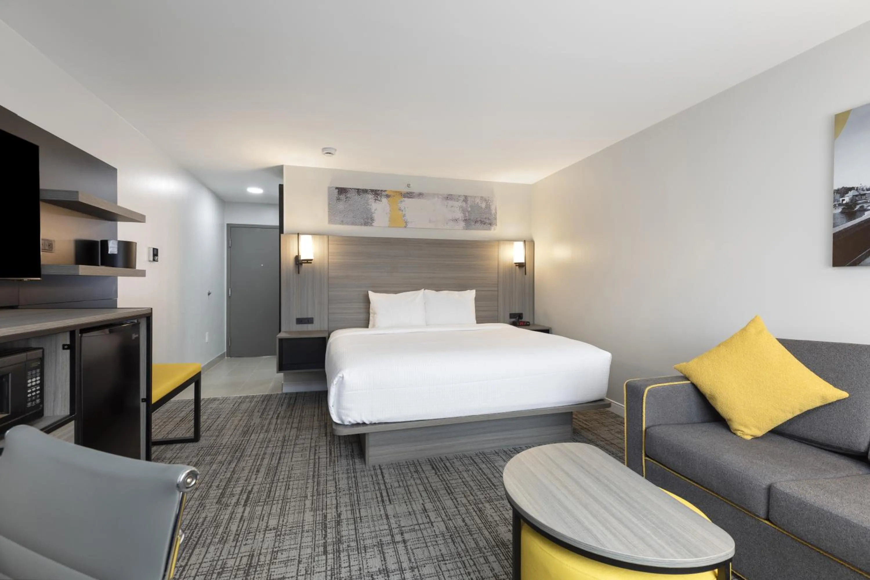 Bedroom, Bed in Best Western Plus Elgin - Chicago