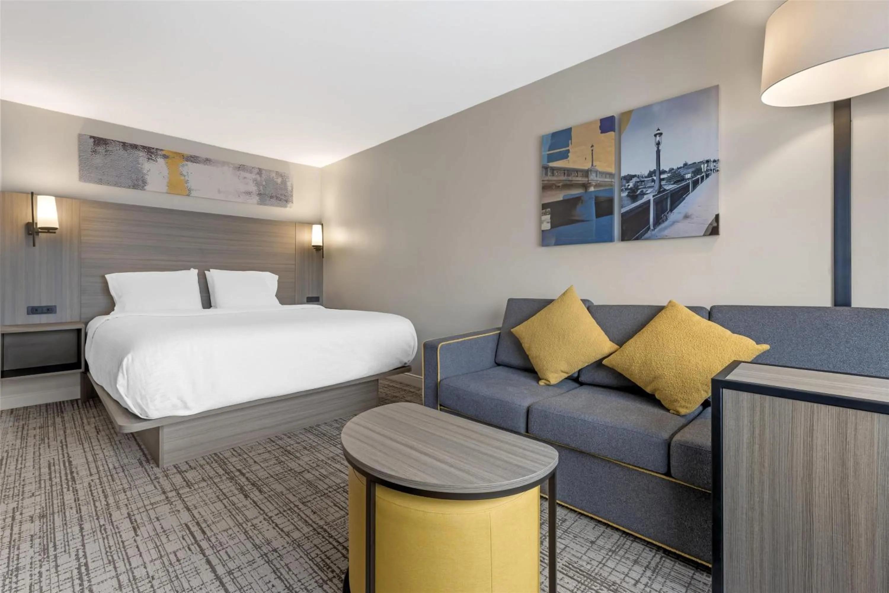 Bedroom, Bed in Best Western Plus Elgin - Chicago