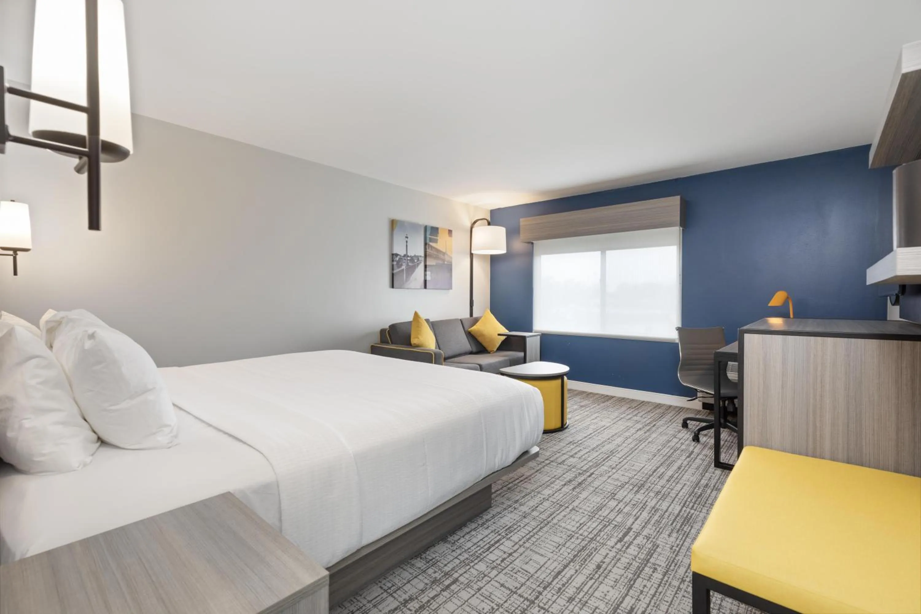 Bedroom, Bed in Best Western Plus Elgin - Chicago