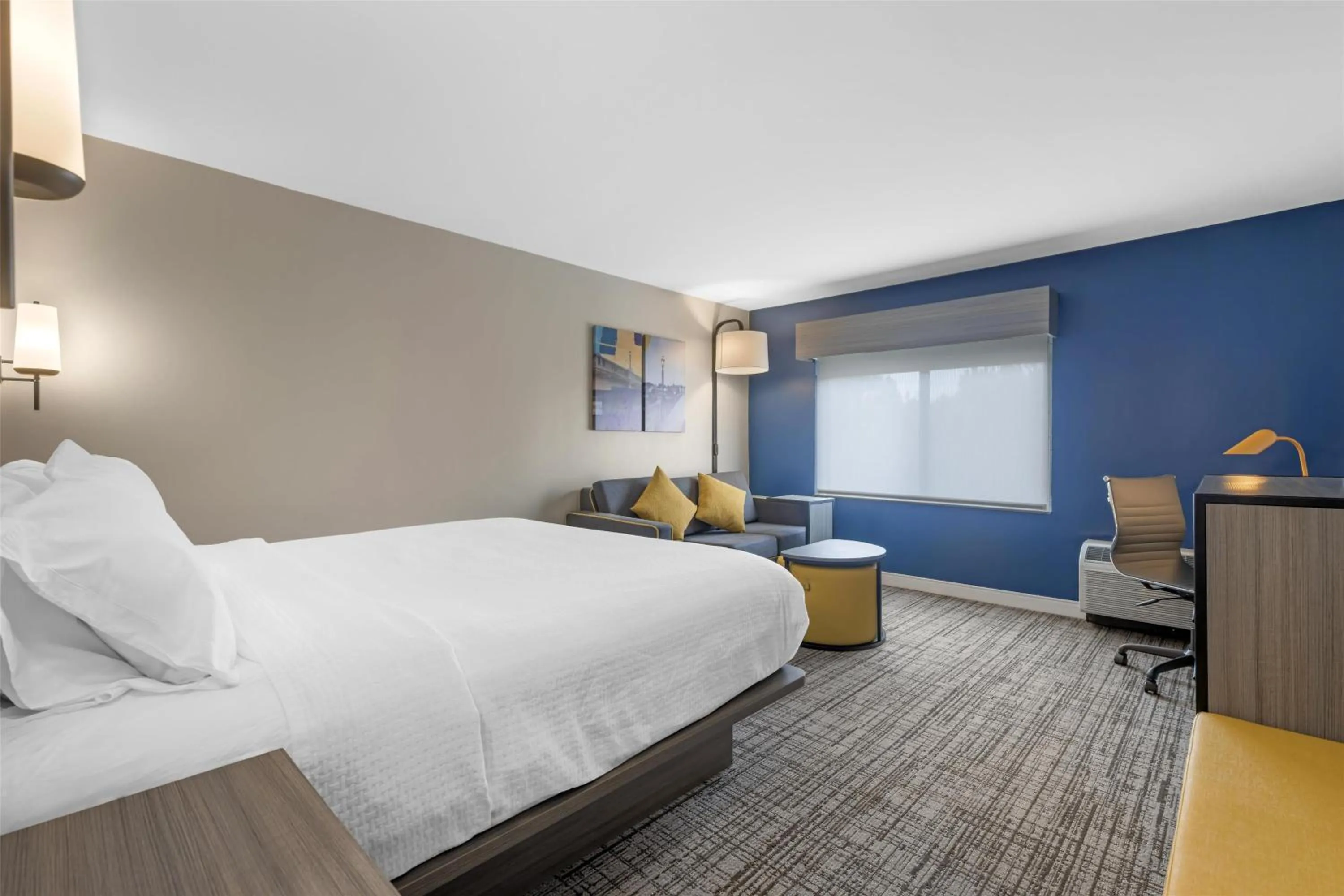 Bedroom, Bed in Best Western Plus Elgin - Chicago