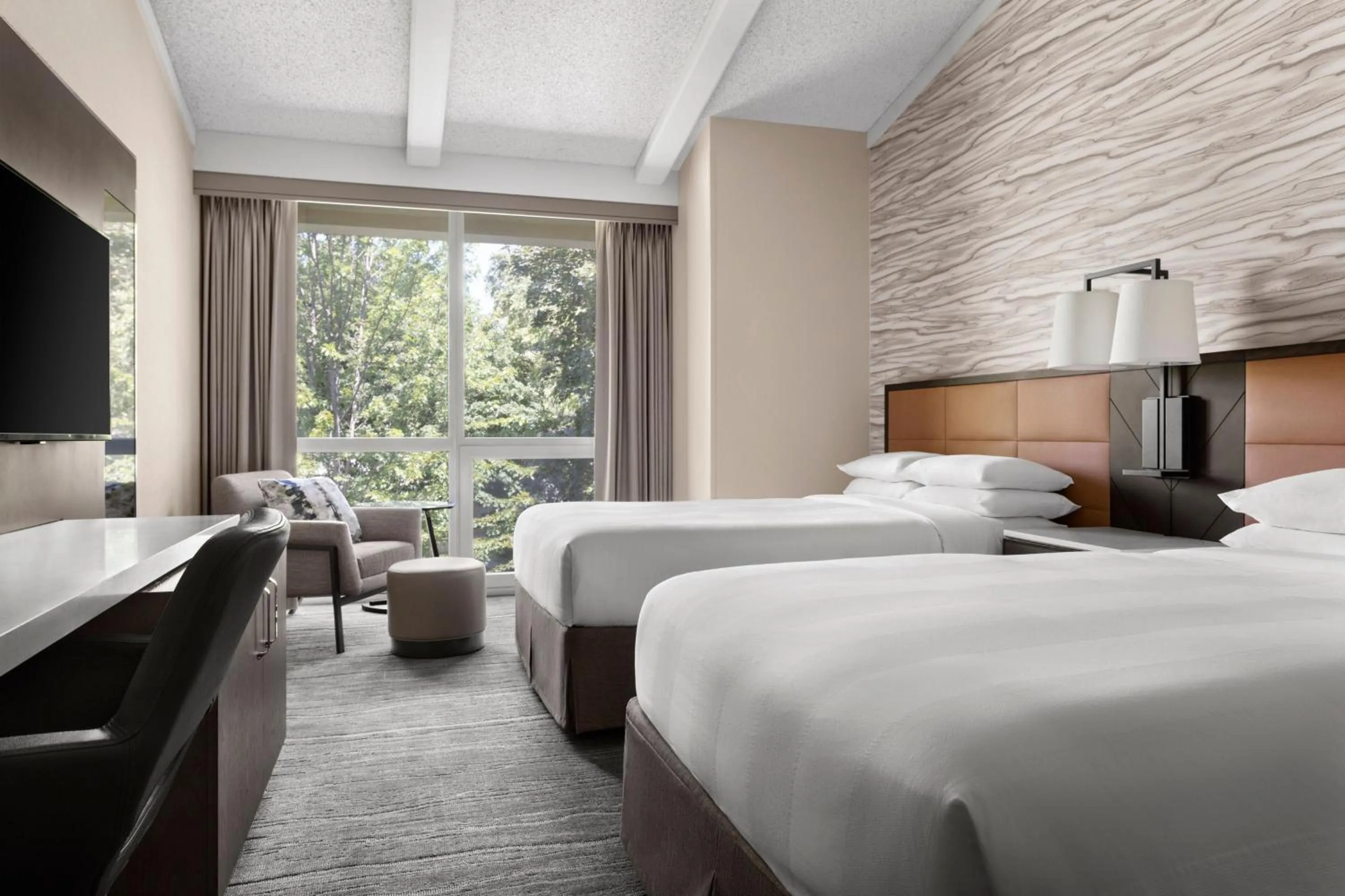 Photo of the whole room, Bed in Lincolnshire Marriott Resort