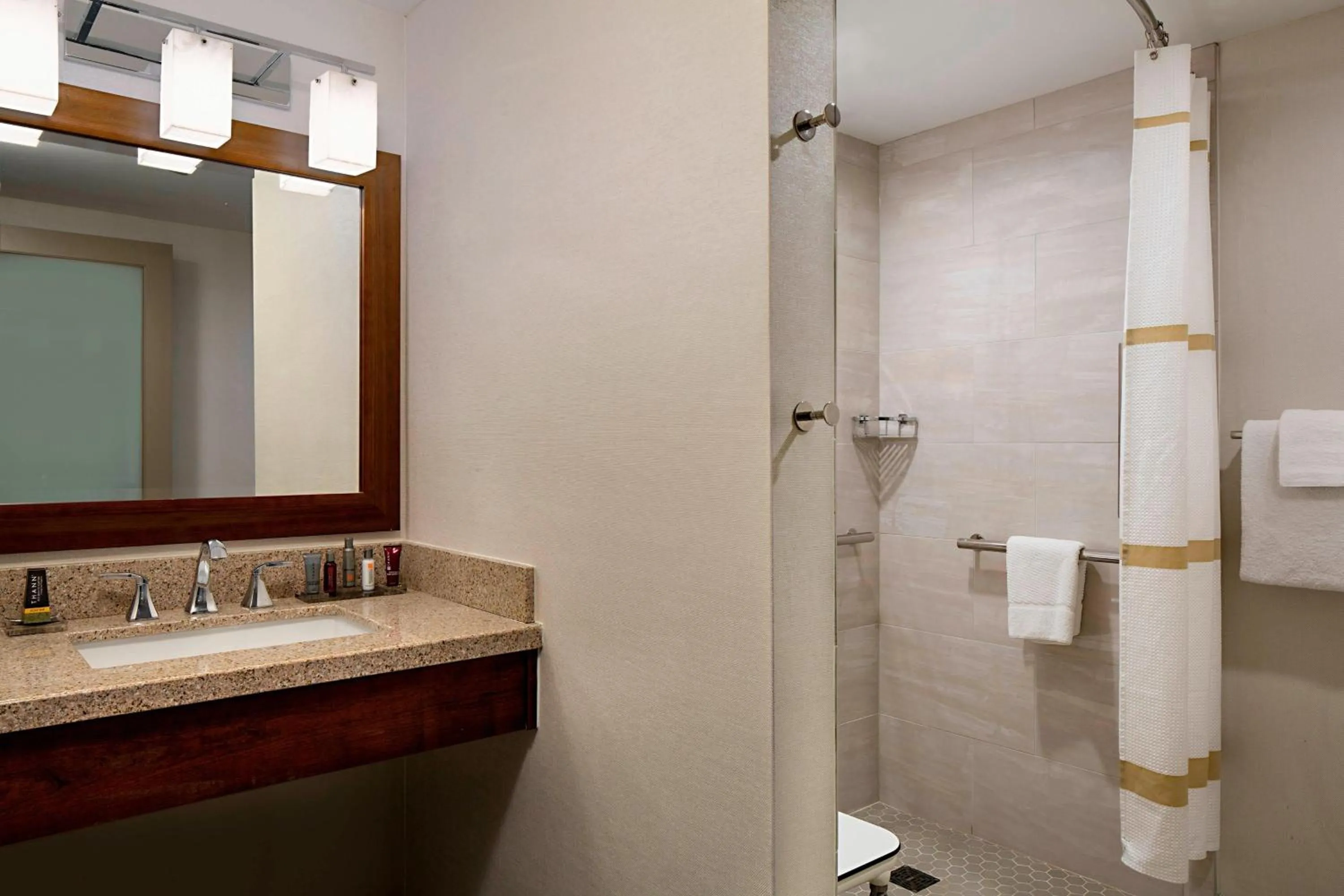 Bathroom in Lincolnshire Marriott Resort