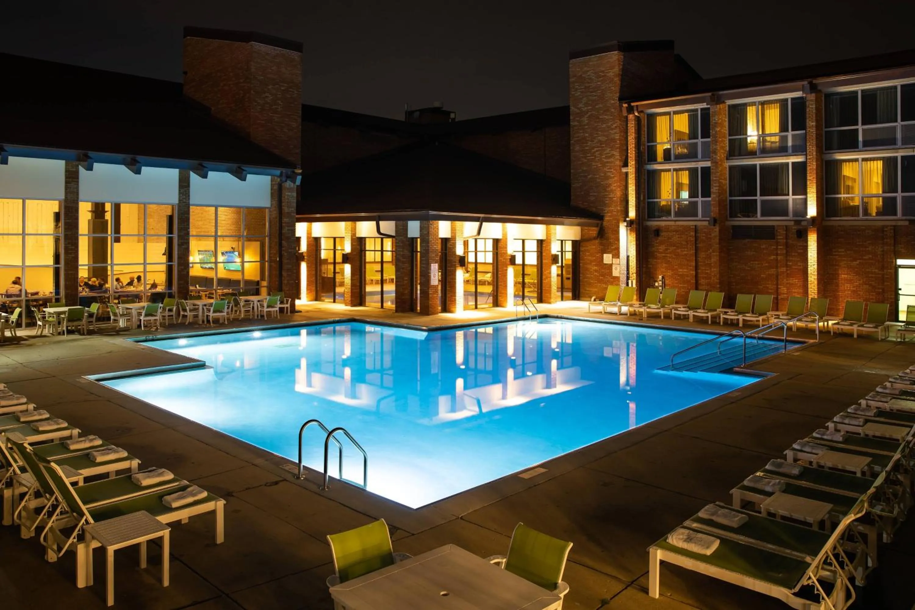 Swimming pool in Lincolnshire Marriott Resort