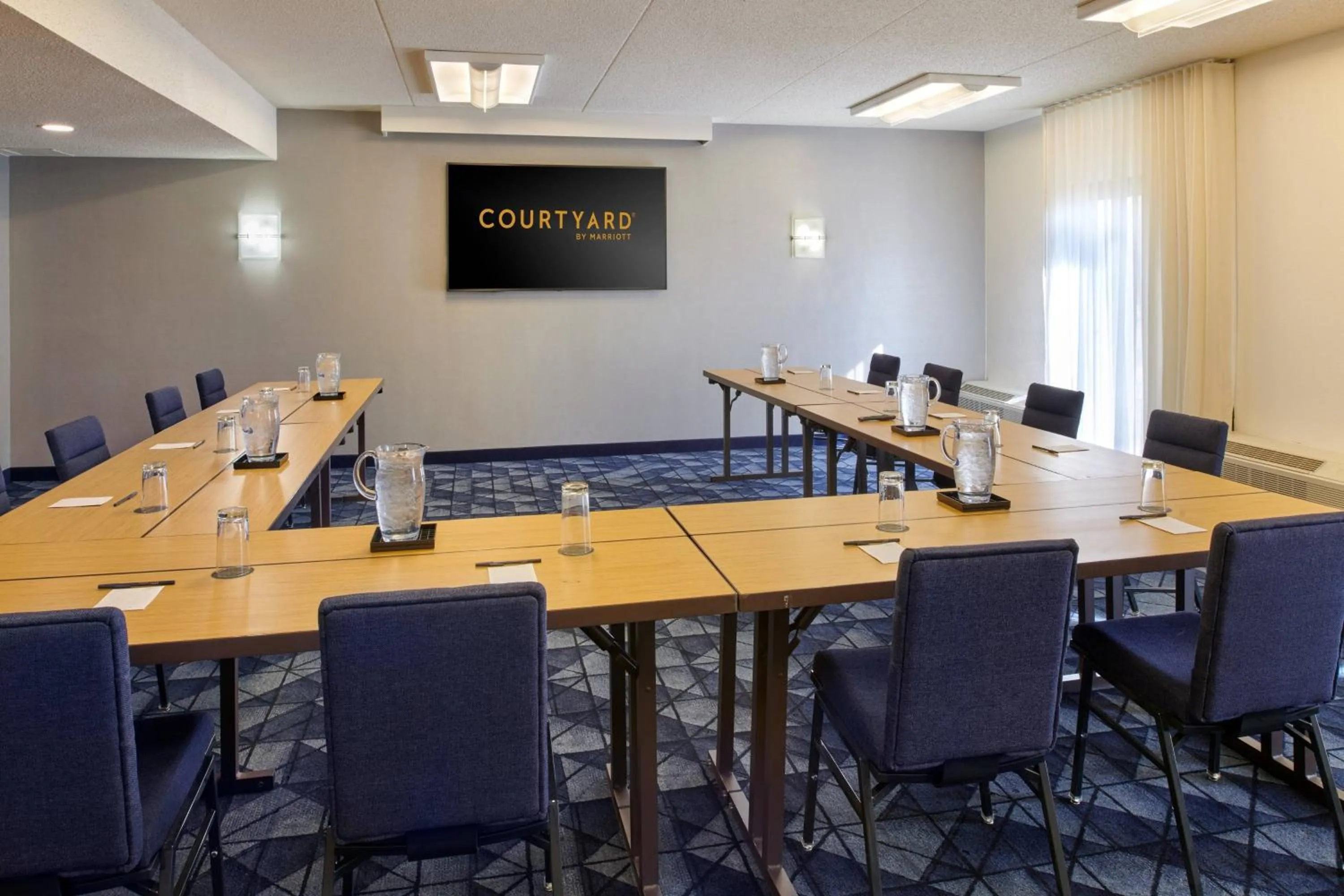 Meeting/conference room in Courtyard Chicago Lincolnshire