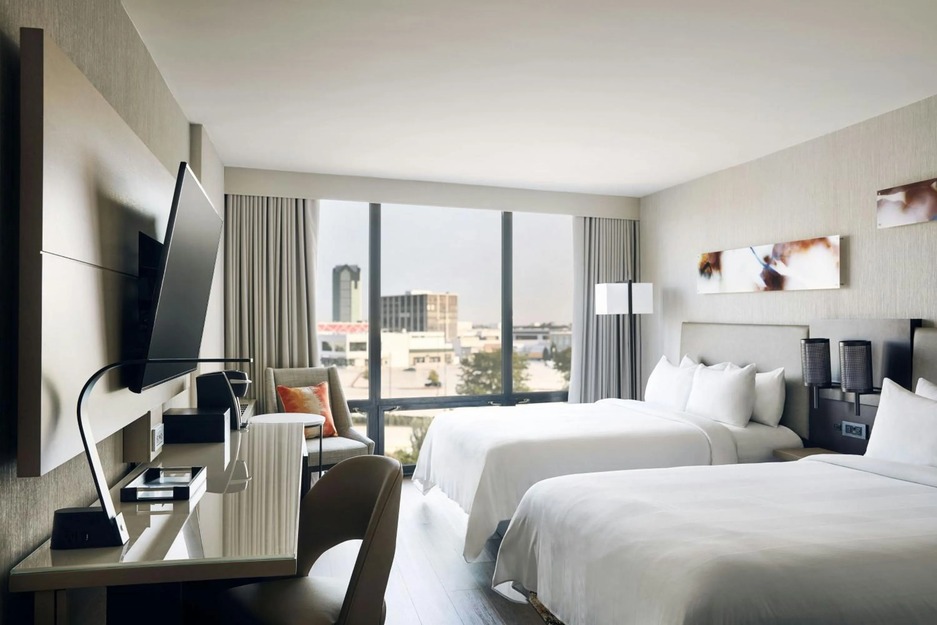 Photo of the whole room, Bed in Chicago Marriott Oak Brook