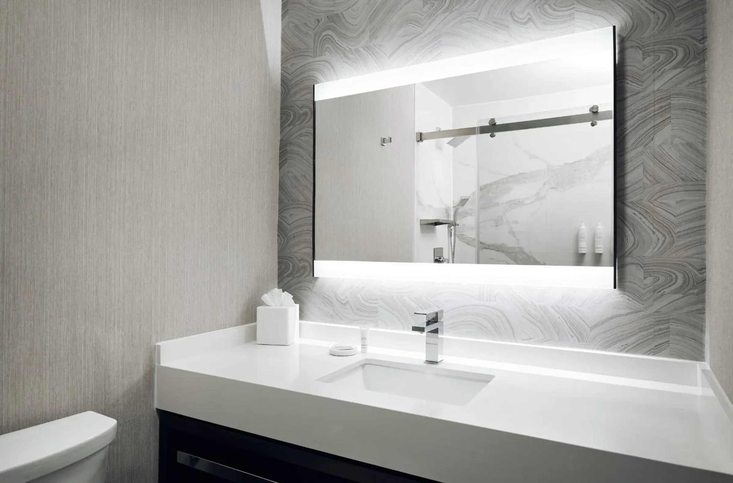 Guest Room with 2 Double Beds in Chicago Marriott Oak Brook Guest Room with 2 Double Beds in Chicago Marriott Oak Brook