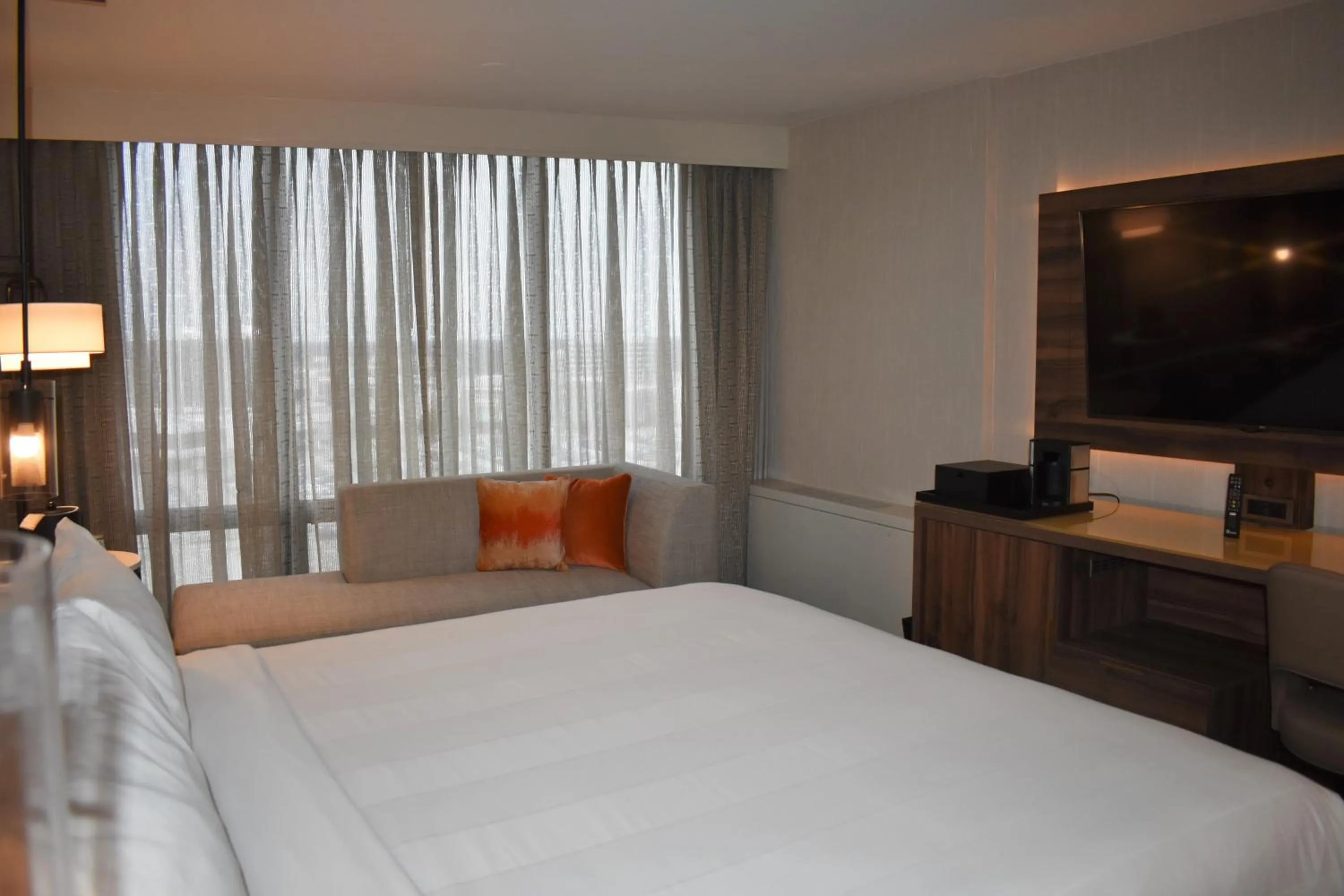 Bedroom, Bed in Chicago Marriott Oak Brook