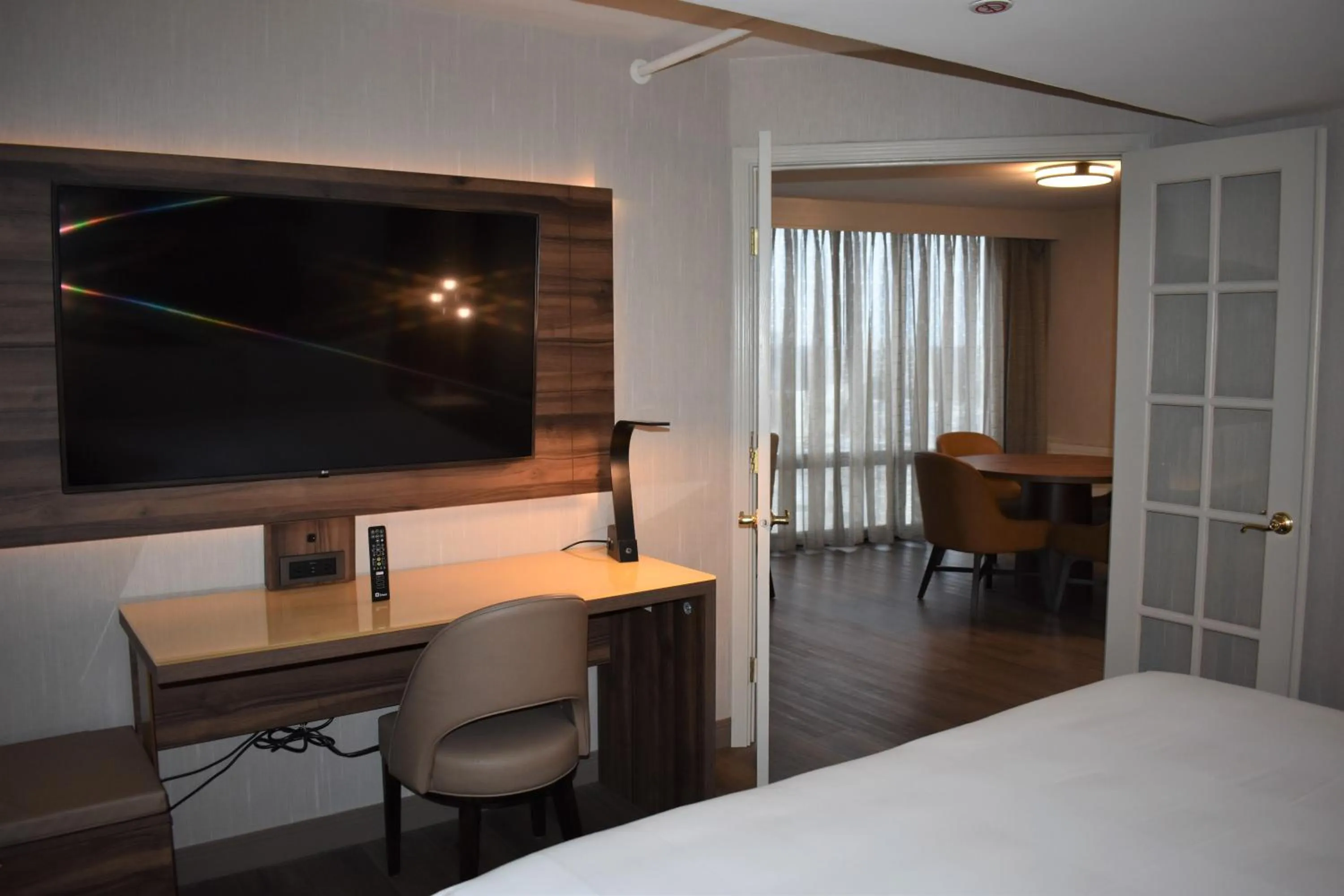 Bedroom, Bed in Chicago Marriott Oak Brook