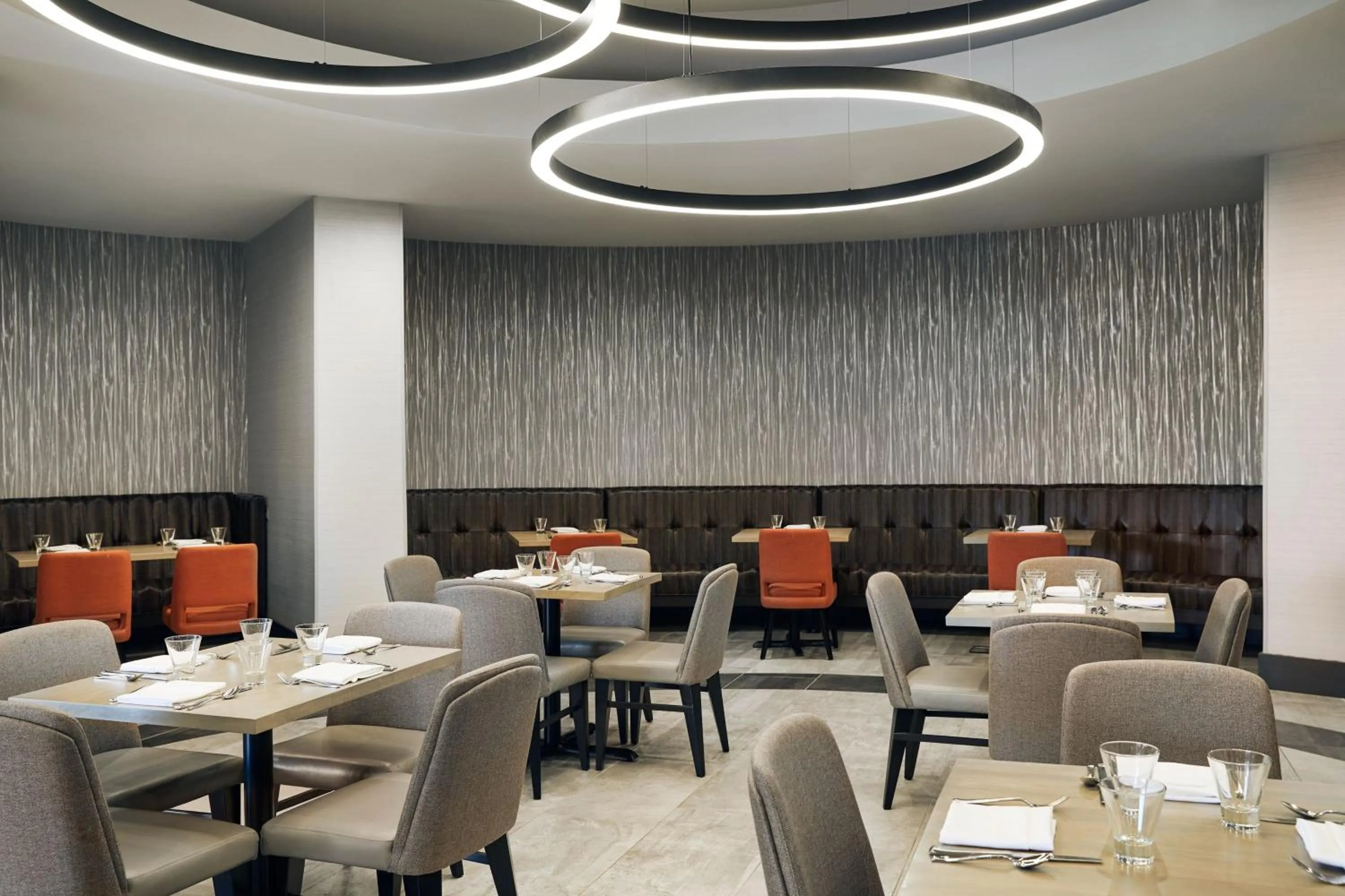 Restaurant/places to eat in Chicago Marriott Oak Brook